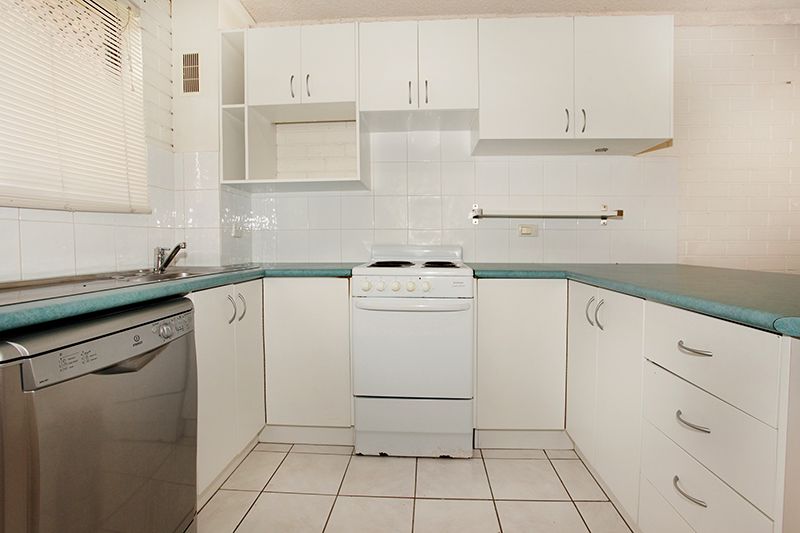 2/16 Pangarinda Place — photo 4 of 17