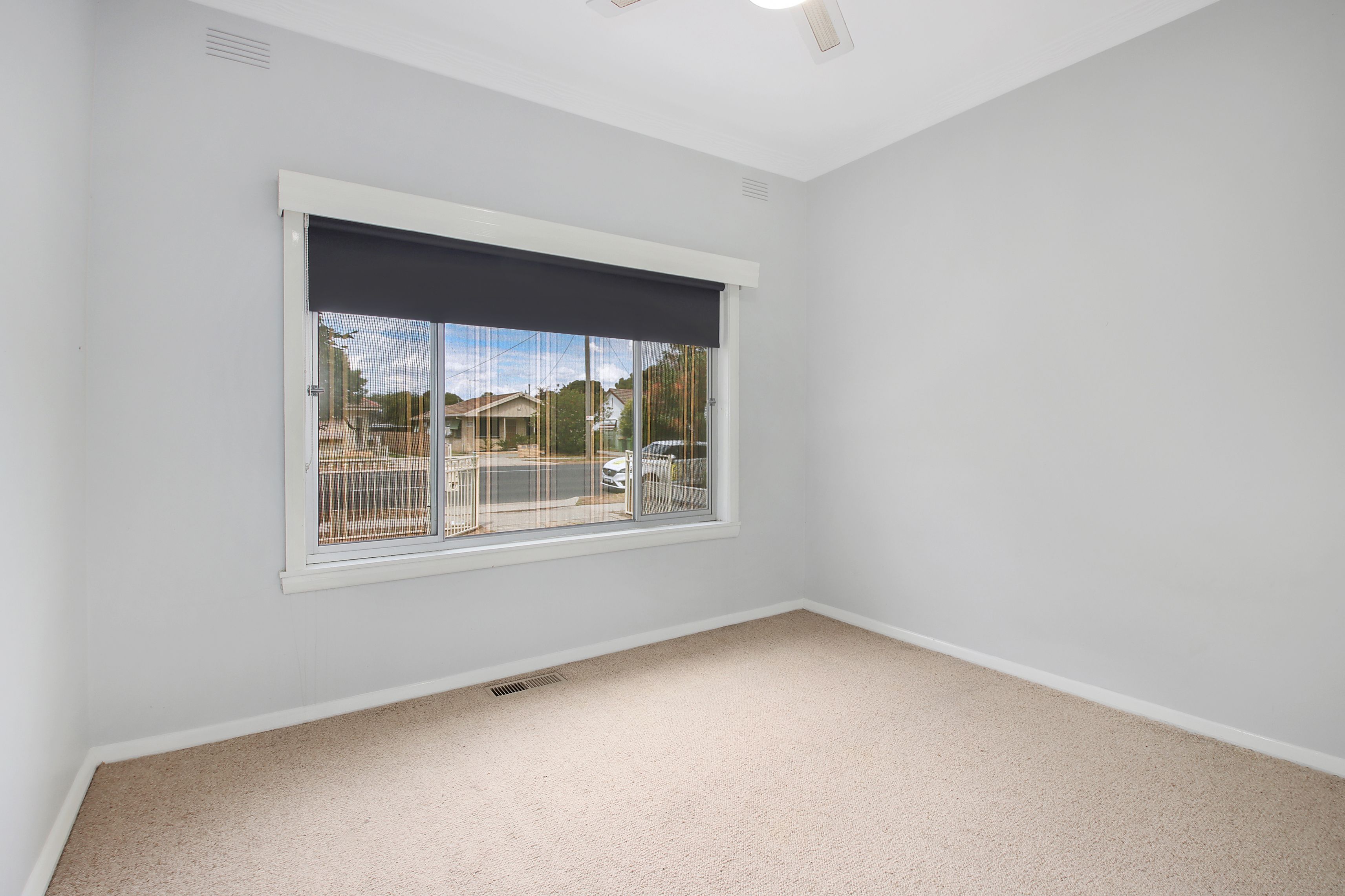 951 Waugh Road — photo 3 of 9