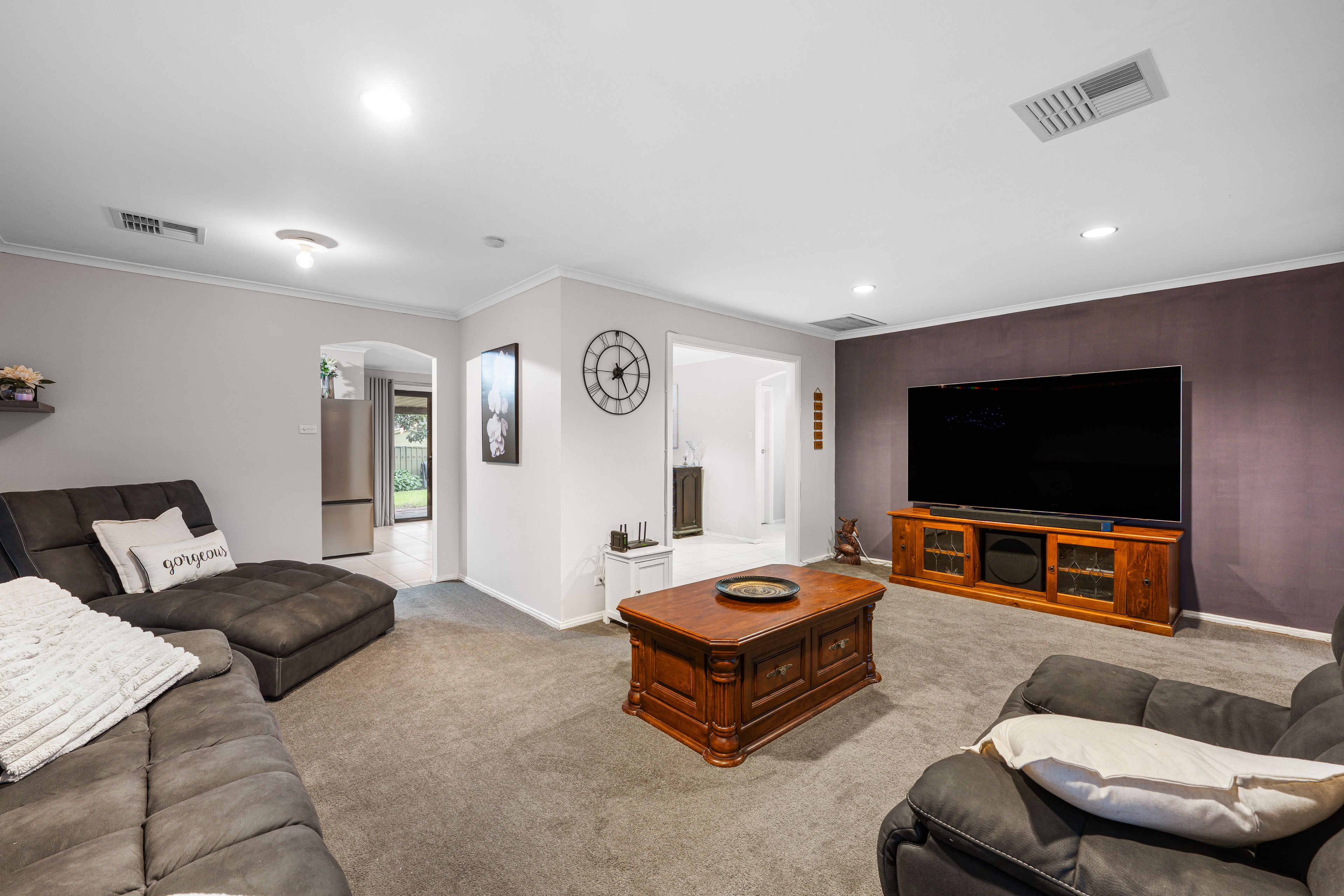 8 Zariba Court — photo 3 of 21