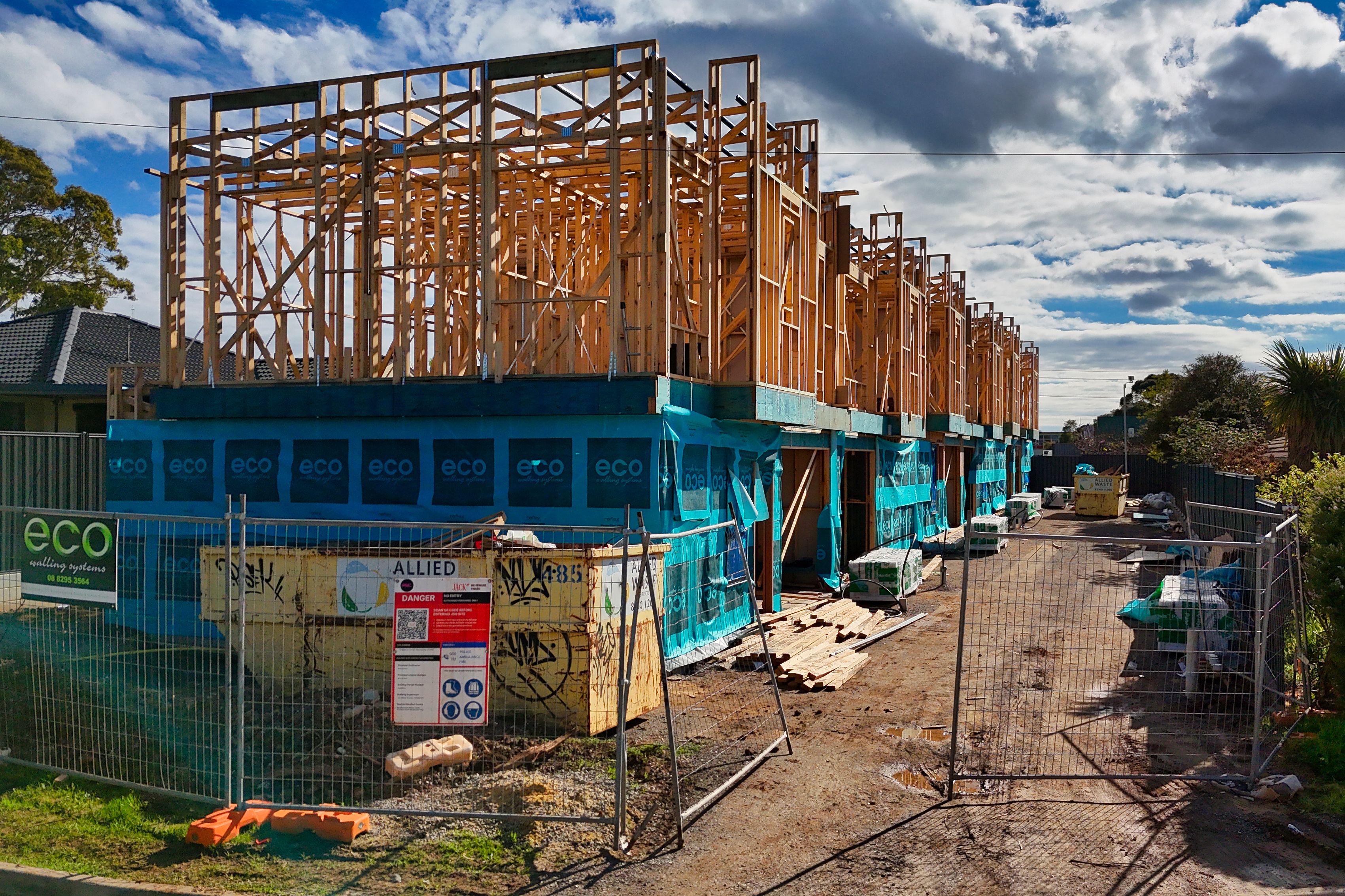 5 Robertson Avenue — photo 9 of 12