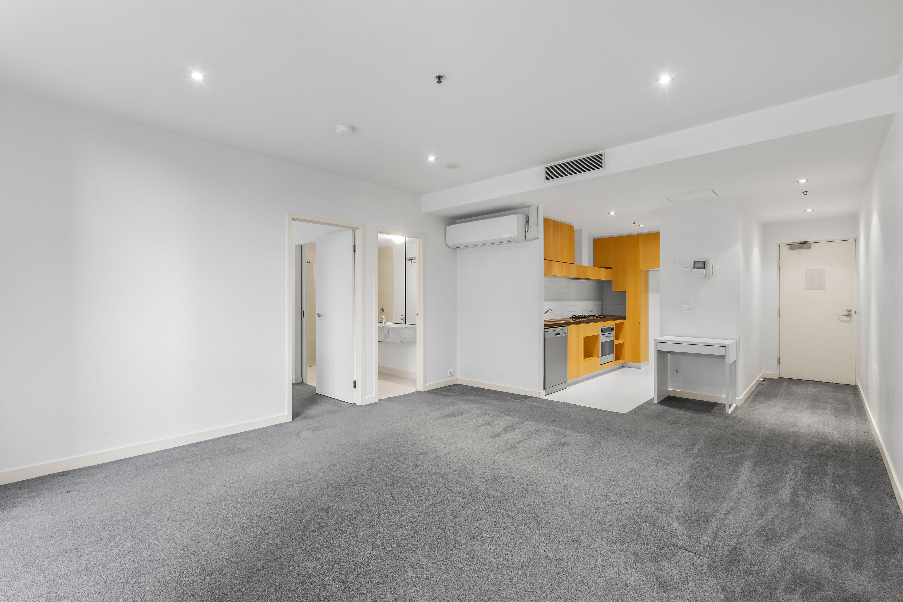 1610/22-24 Jane Bell Lane — photo 7 of 13