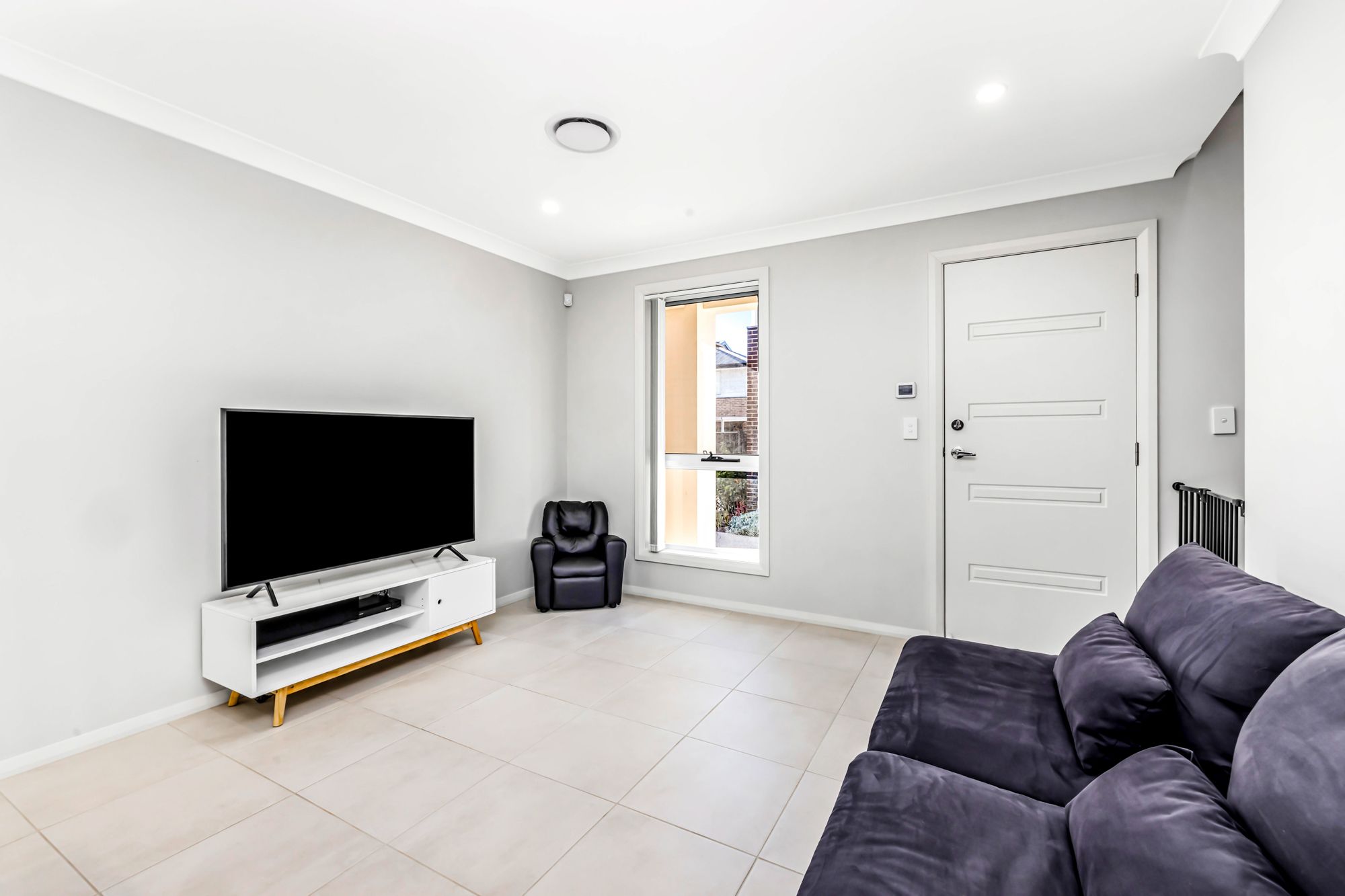 2/49 Canberra Street, Oxley Park, NSW 2760