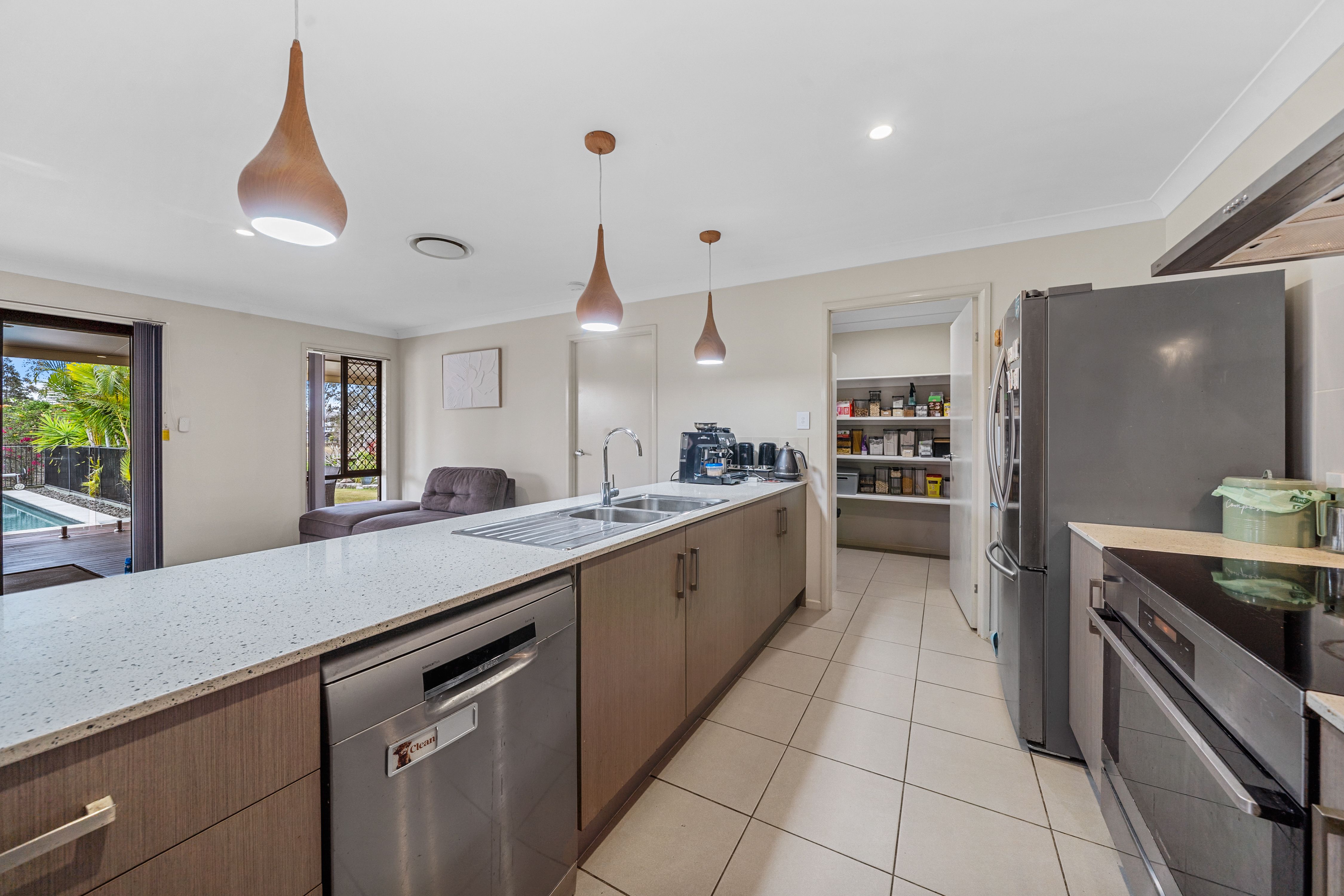59-61 Panitz Drive — photo 4 of 29