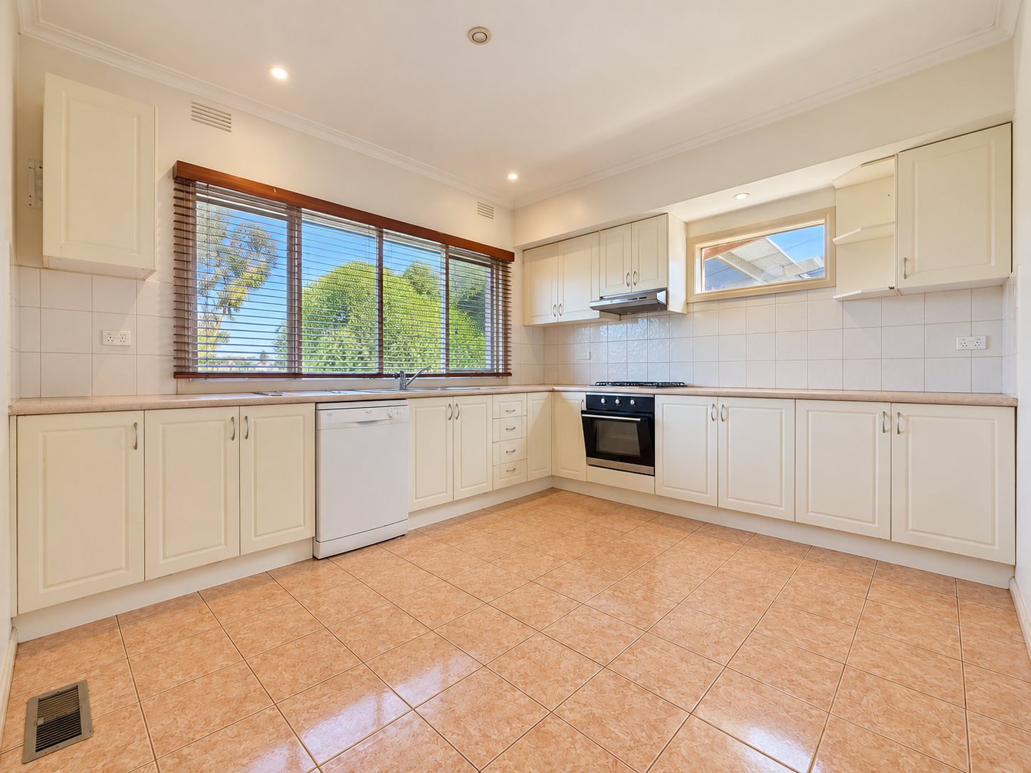 38 William Street — photo 4 of 11