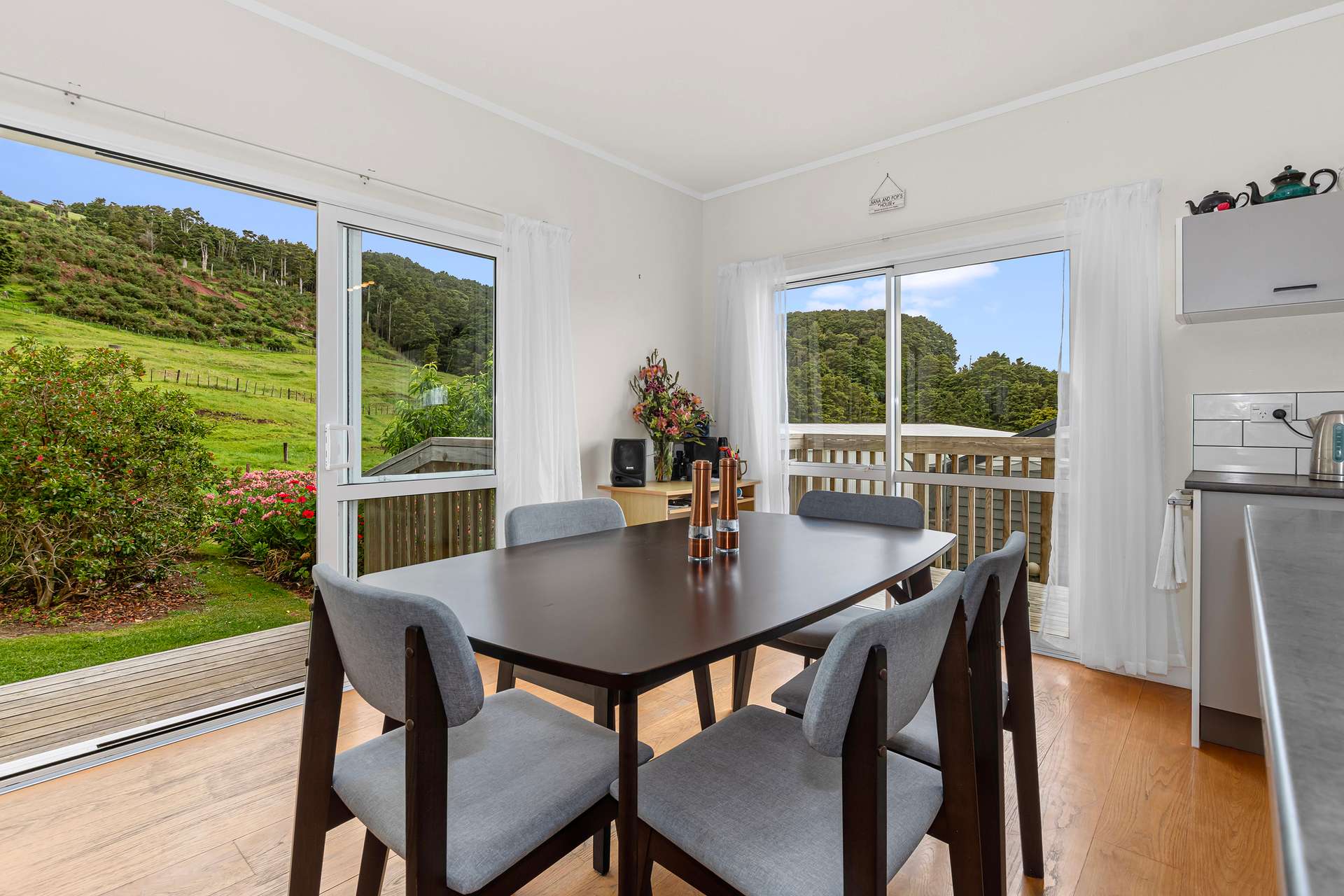 105 Tudehope Road photo 5