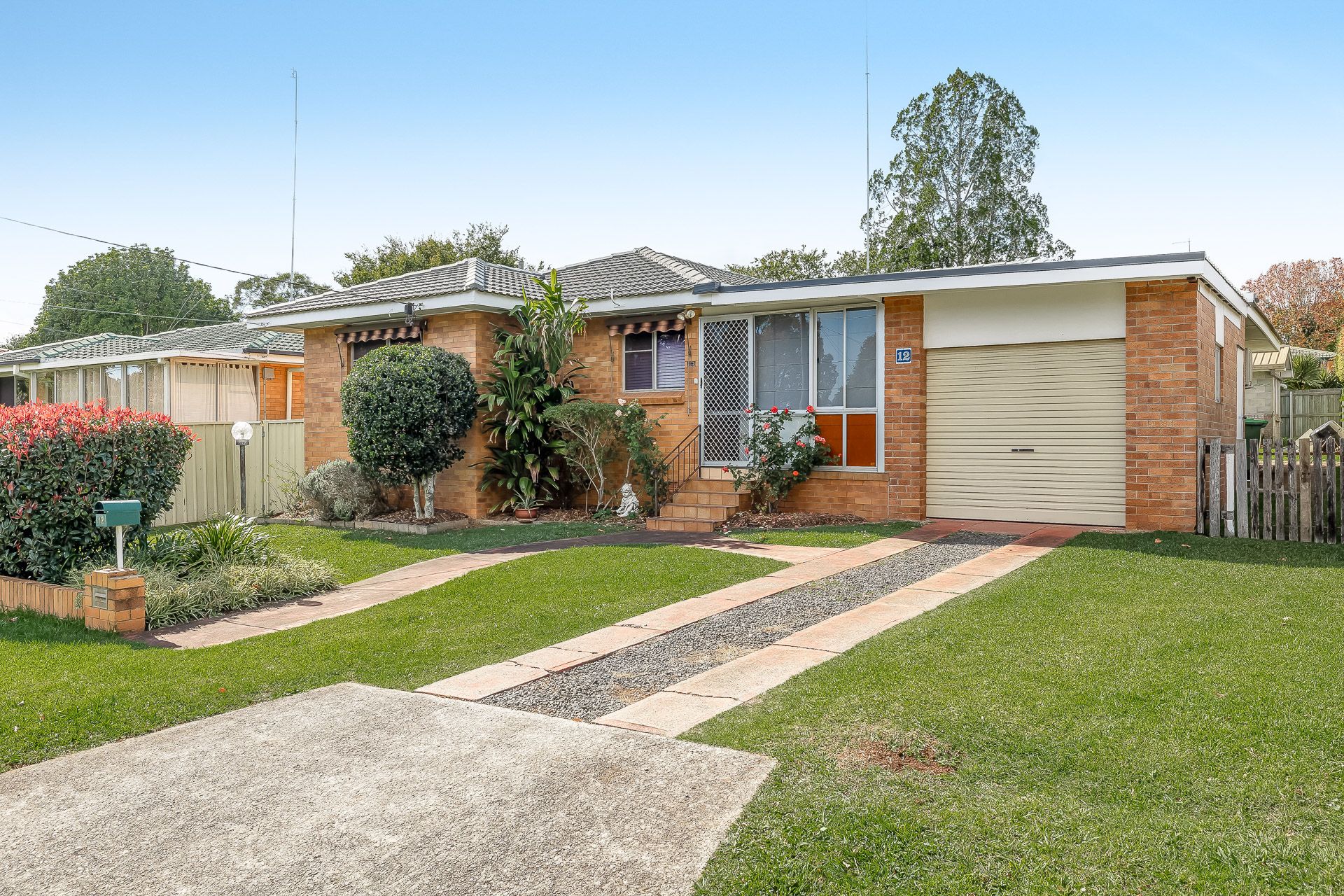 12 Farr Street, Kearneys Spring QLD 4350