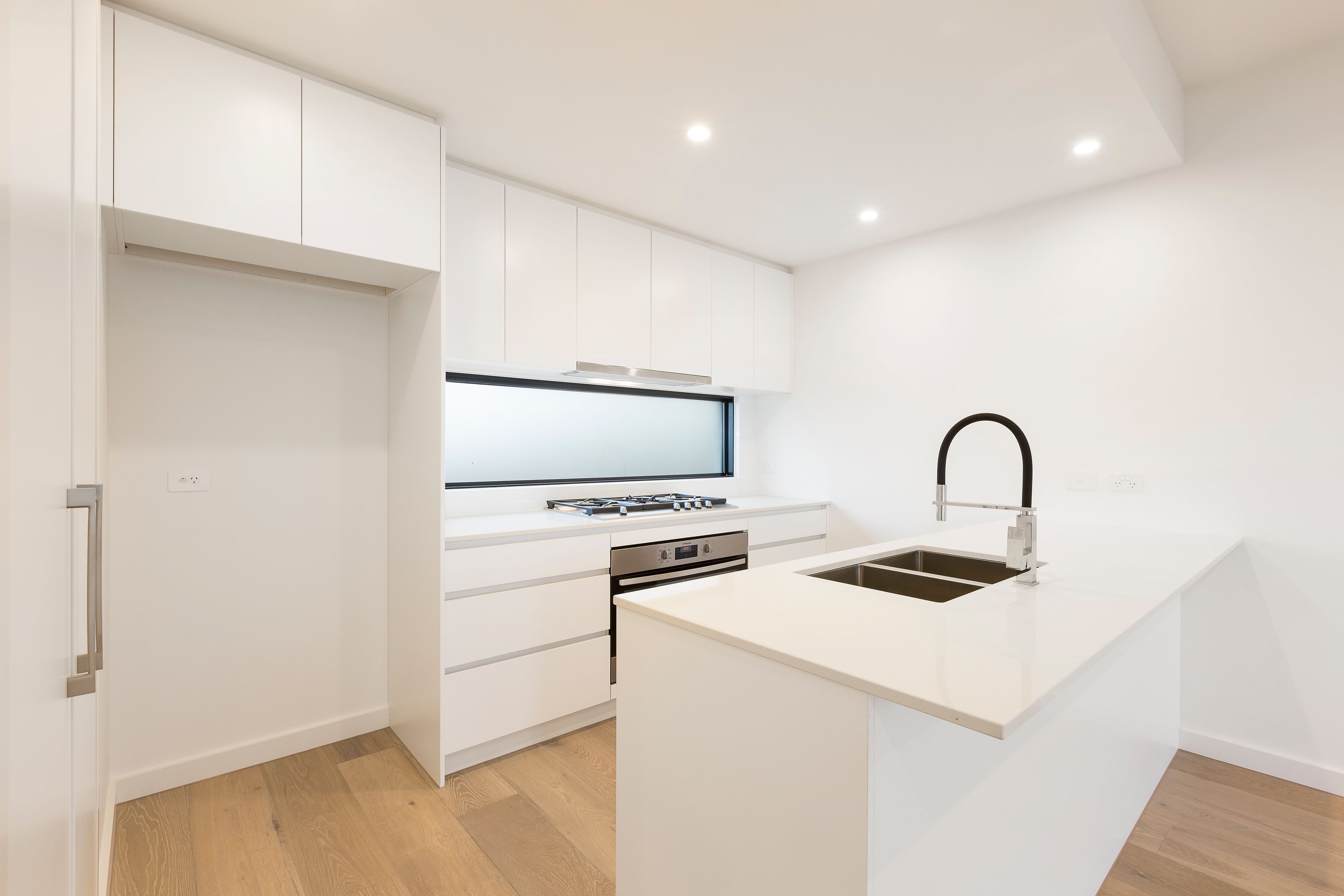 4/18 Nepean Highway, Seaford, VIC 3198