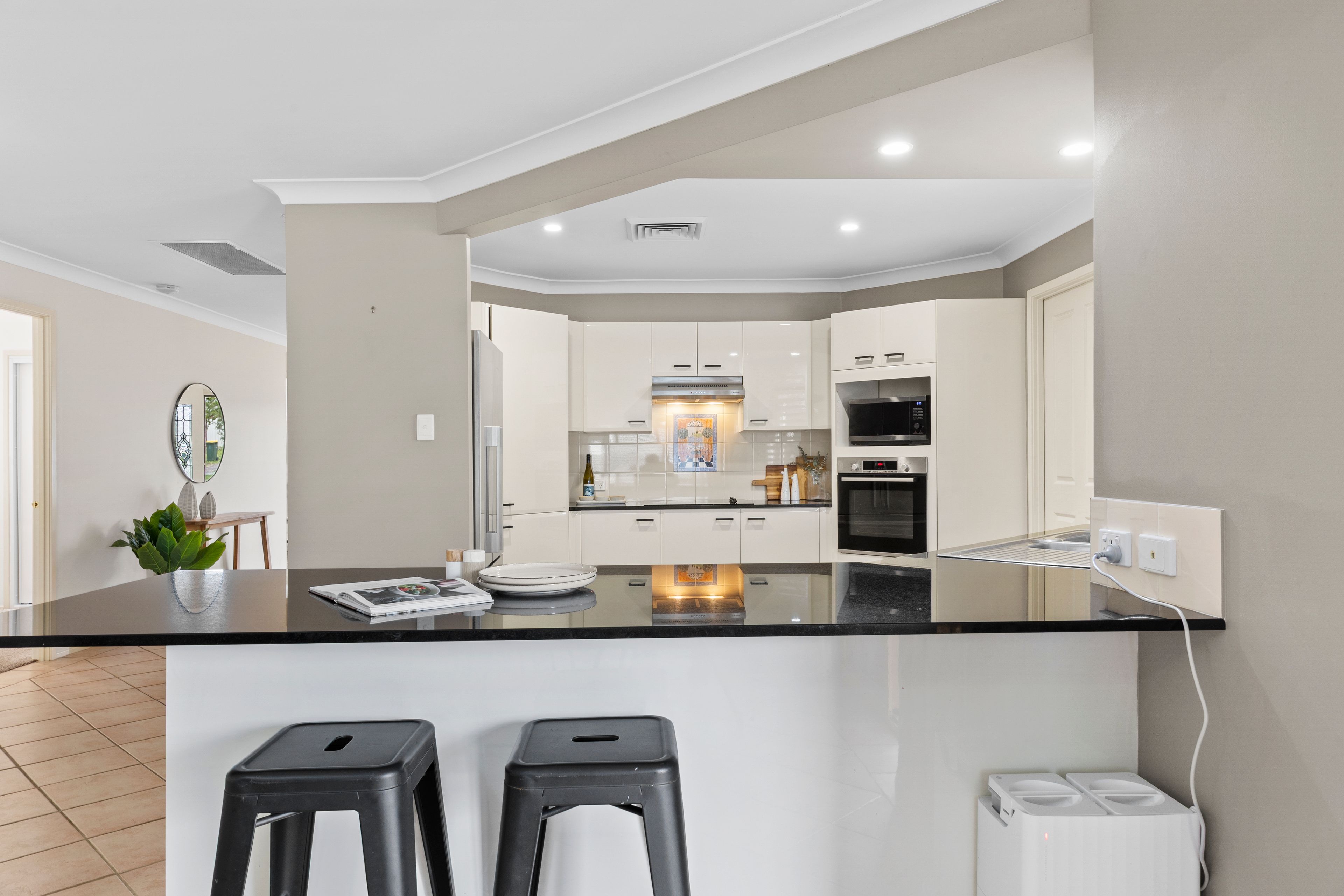 305 Maryland Drive — photo 4 of 24
