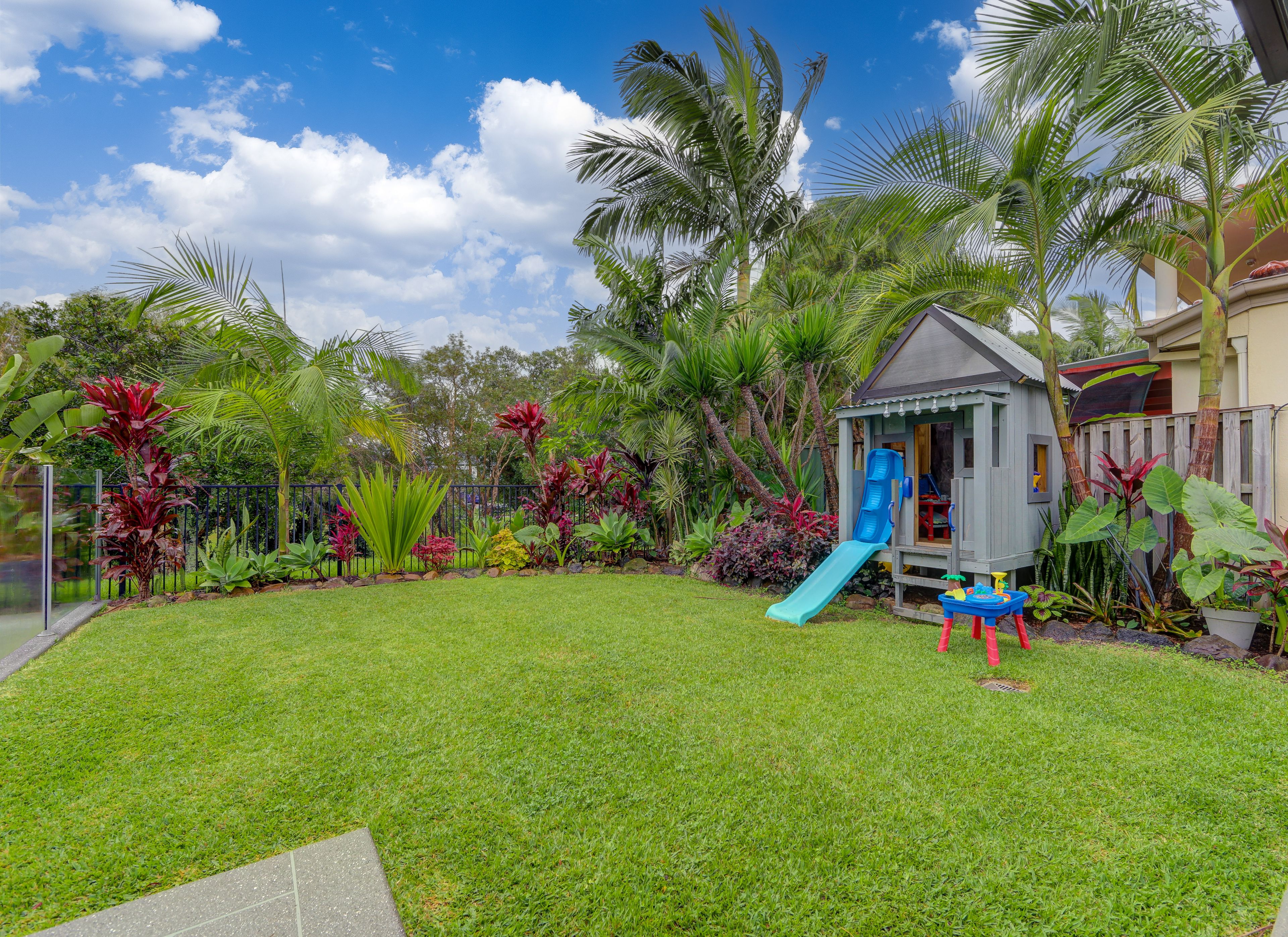 6 Fan Road, Robina, QLD 4226