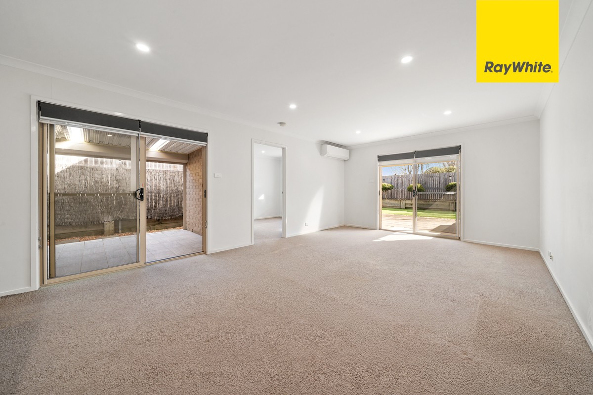 16 Rag Holmes Street, Macgregor, ACT 2615