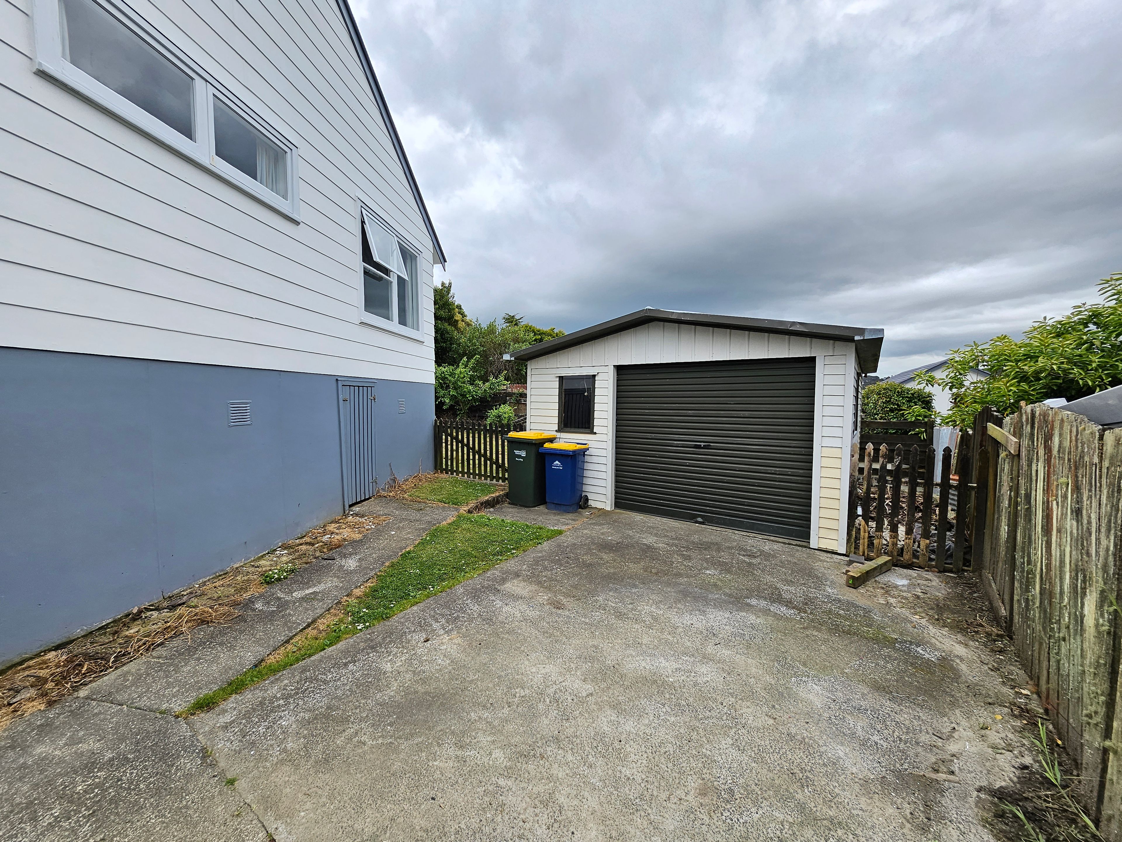 58 Lynn Road, Bayview, North Shore City