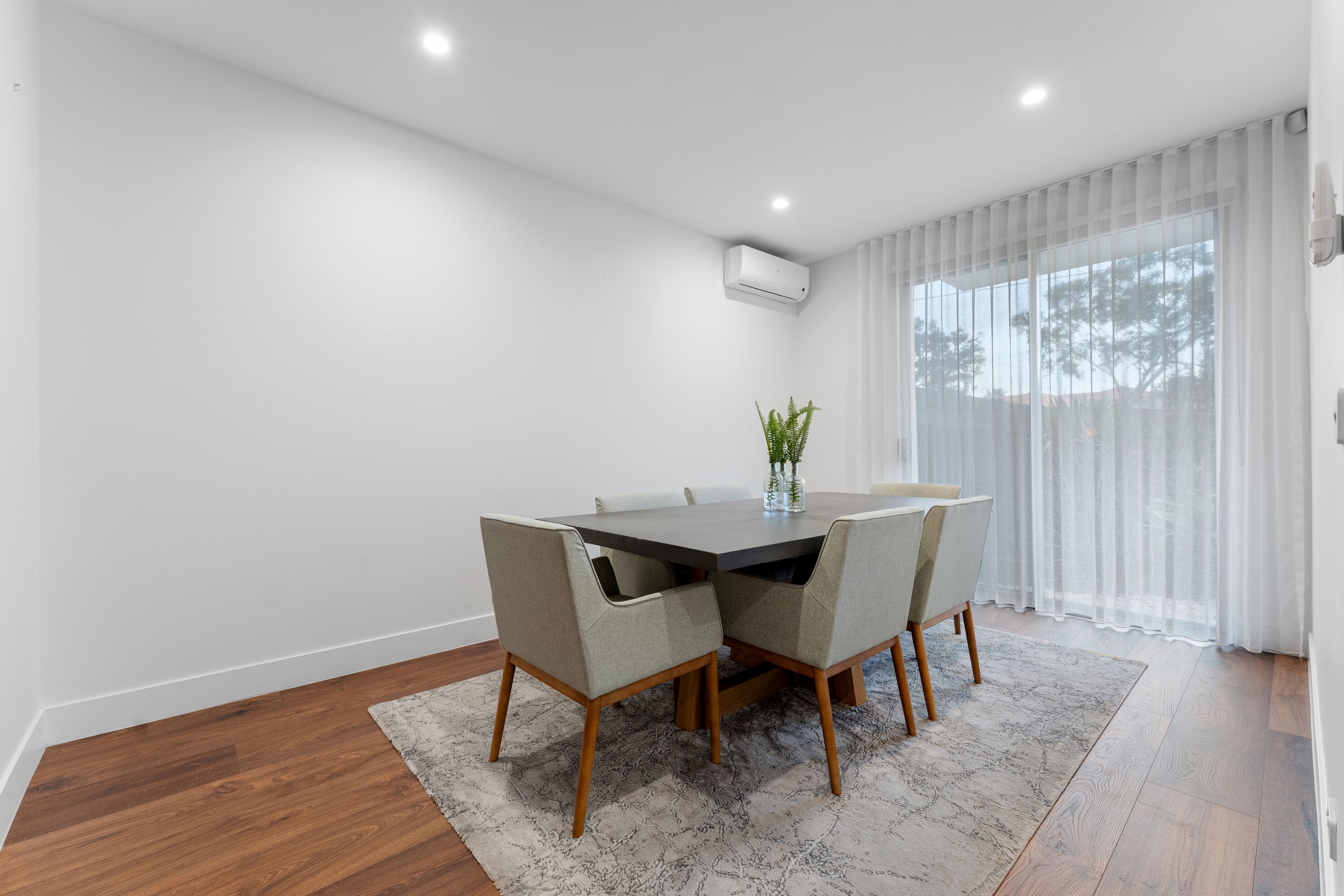 1/8 Canberra Street — photo 8 of 26