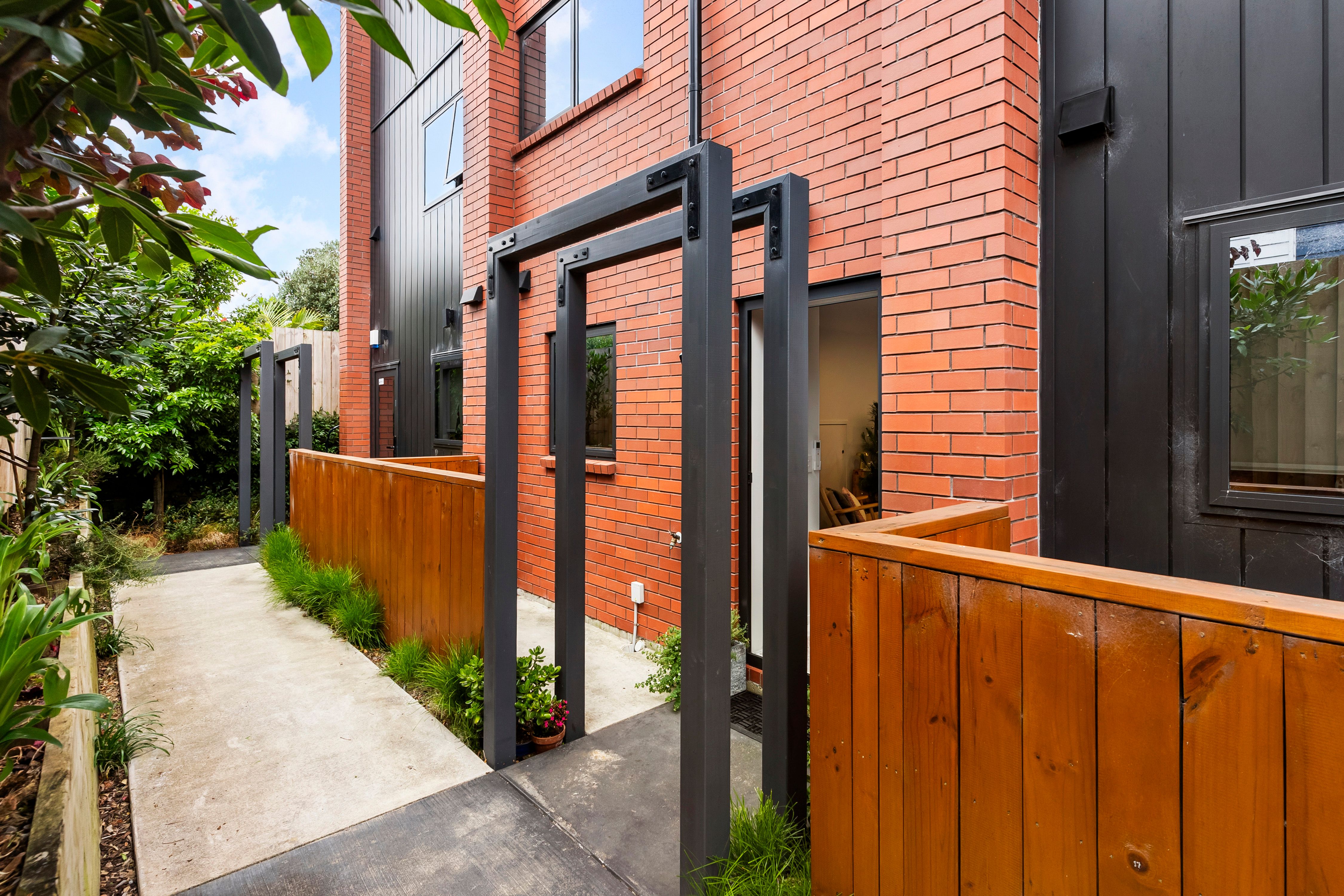 10/10 Yeovil Road, Te Atatu Peninsula, Waitakere City