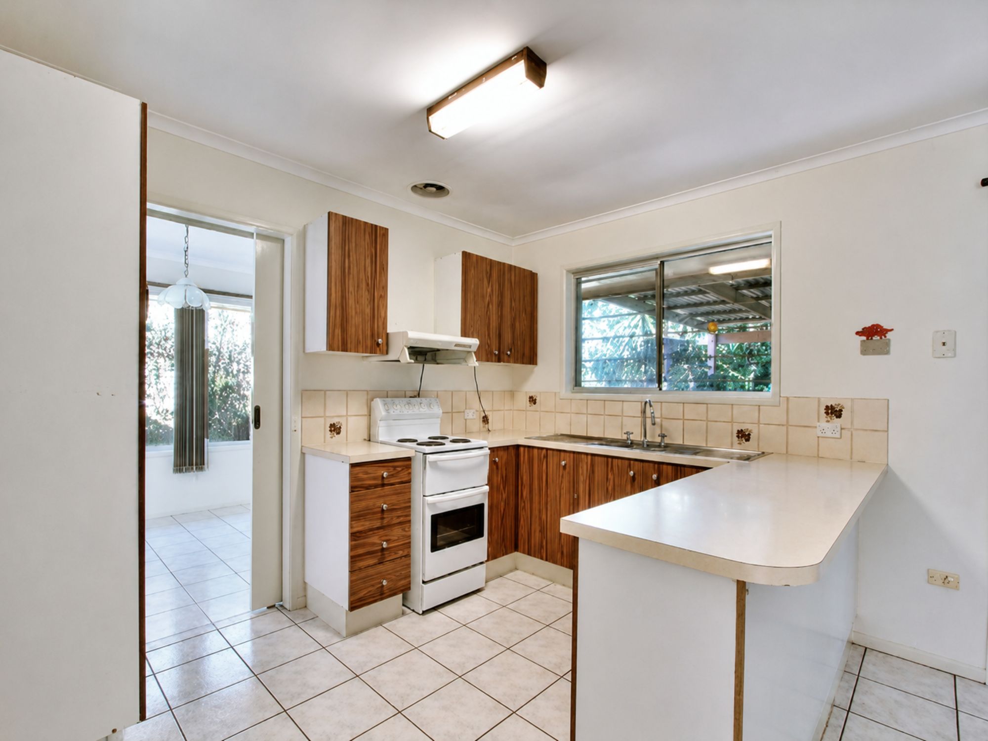 11 Elonera Drive, Slacks Creek, QLD 4127