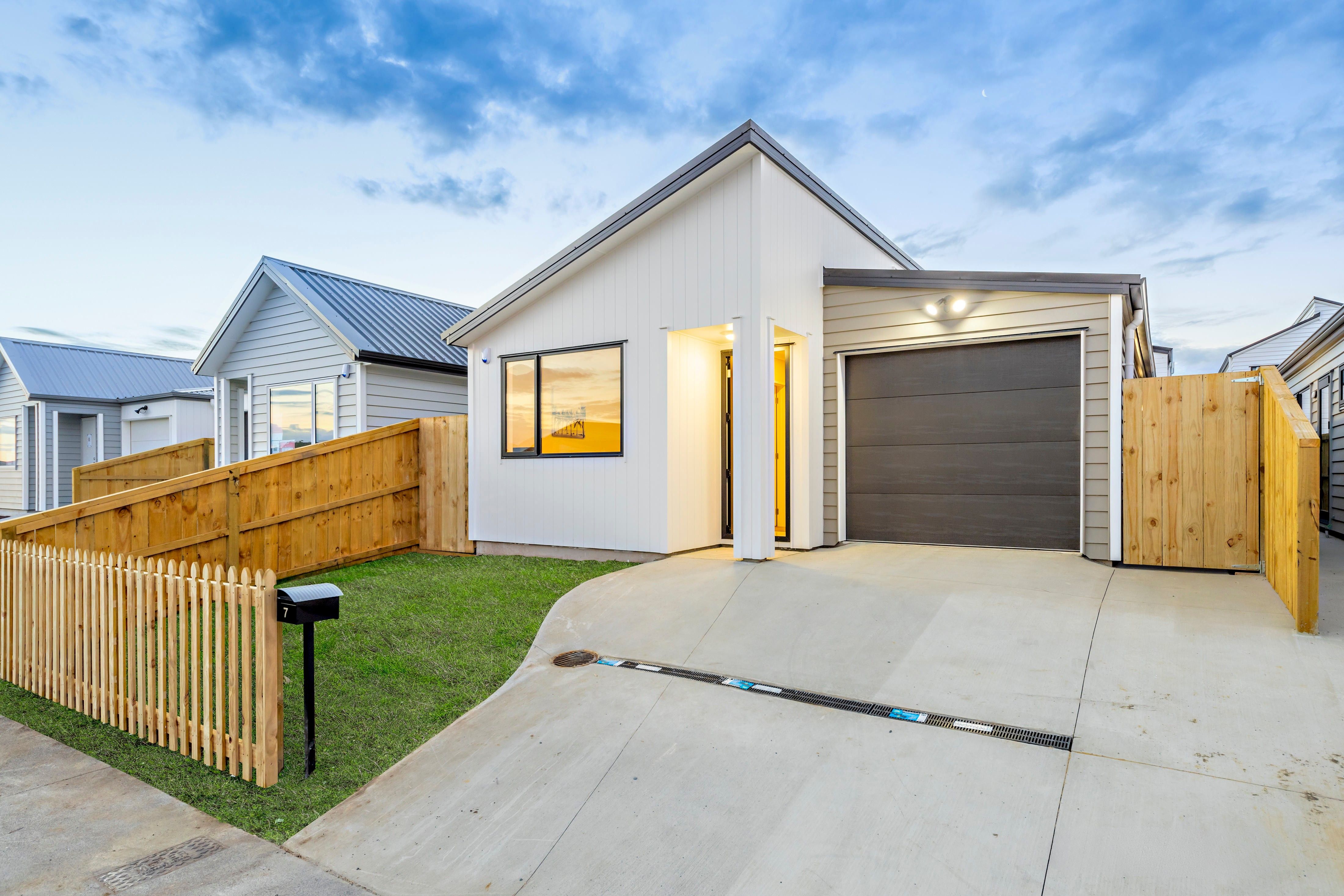 7 Farmland Road, Papakura, Papakura