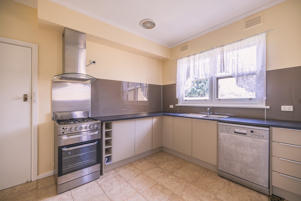 18 Ormond Road, Clayton, VIC 3168
