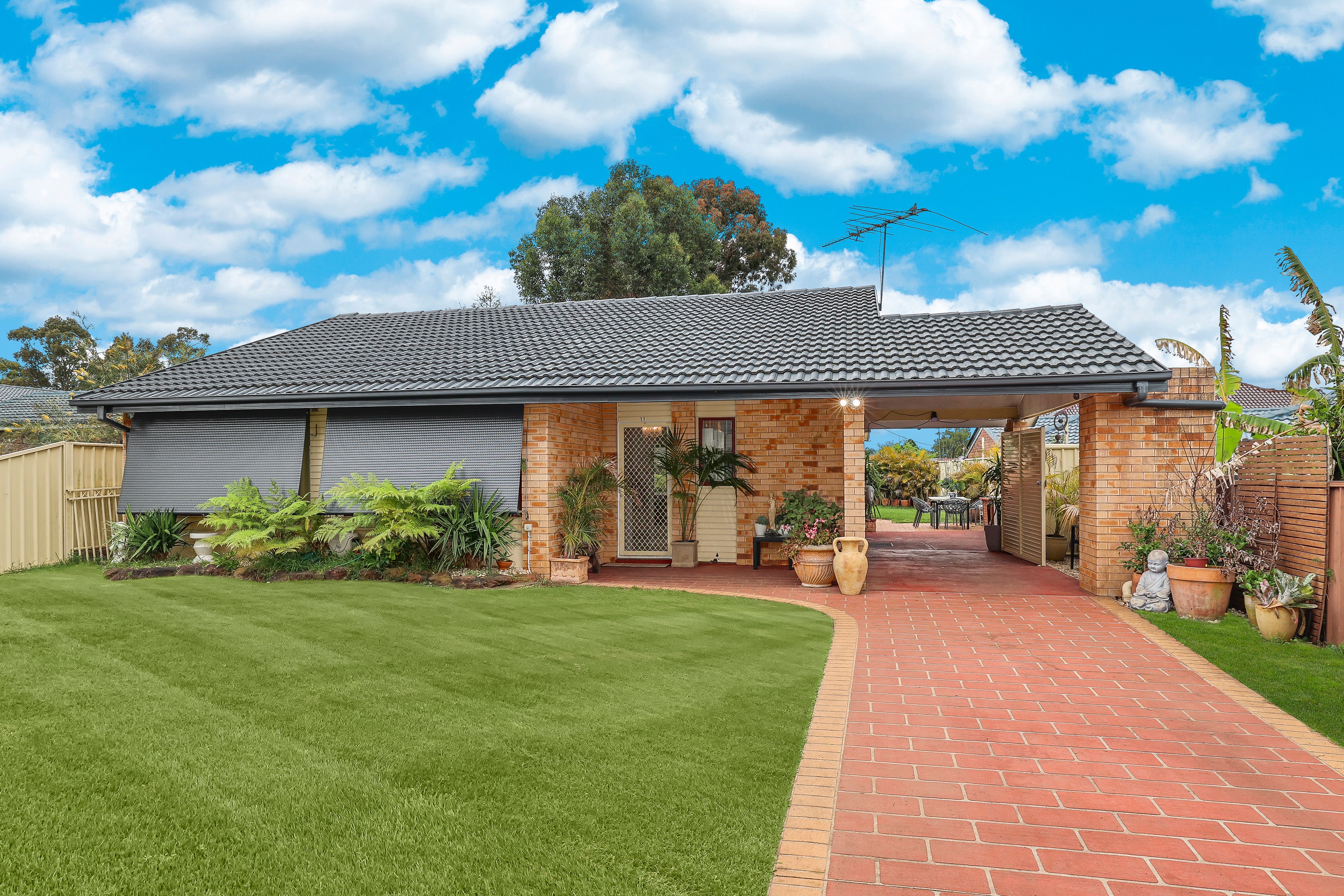11 Morton Close, Wakeley NSW 2176