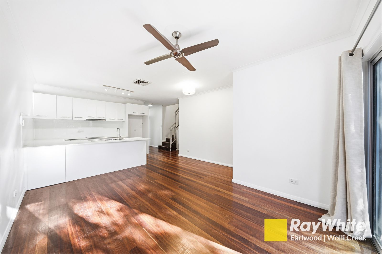 2/110-112 Slade Road — photo 5 of 14