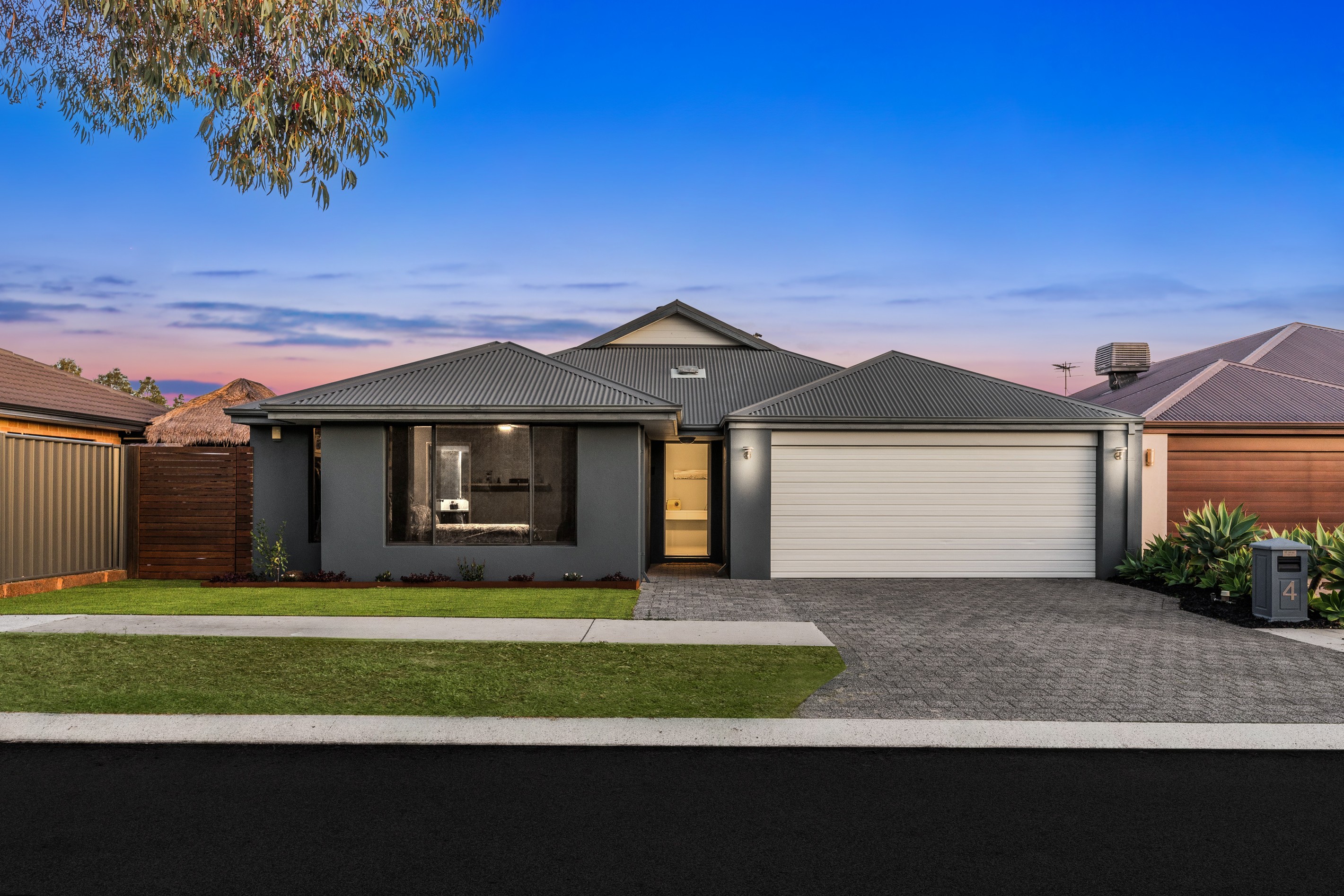 4 Cloutt Lane, Piara Waters, WA 6112