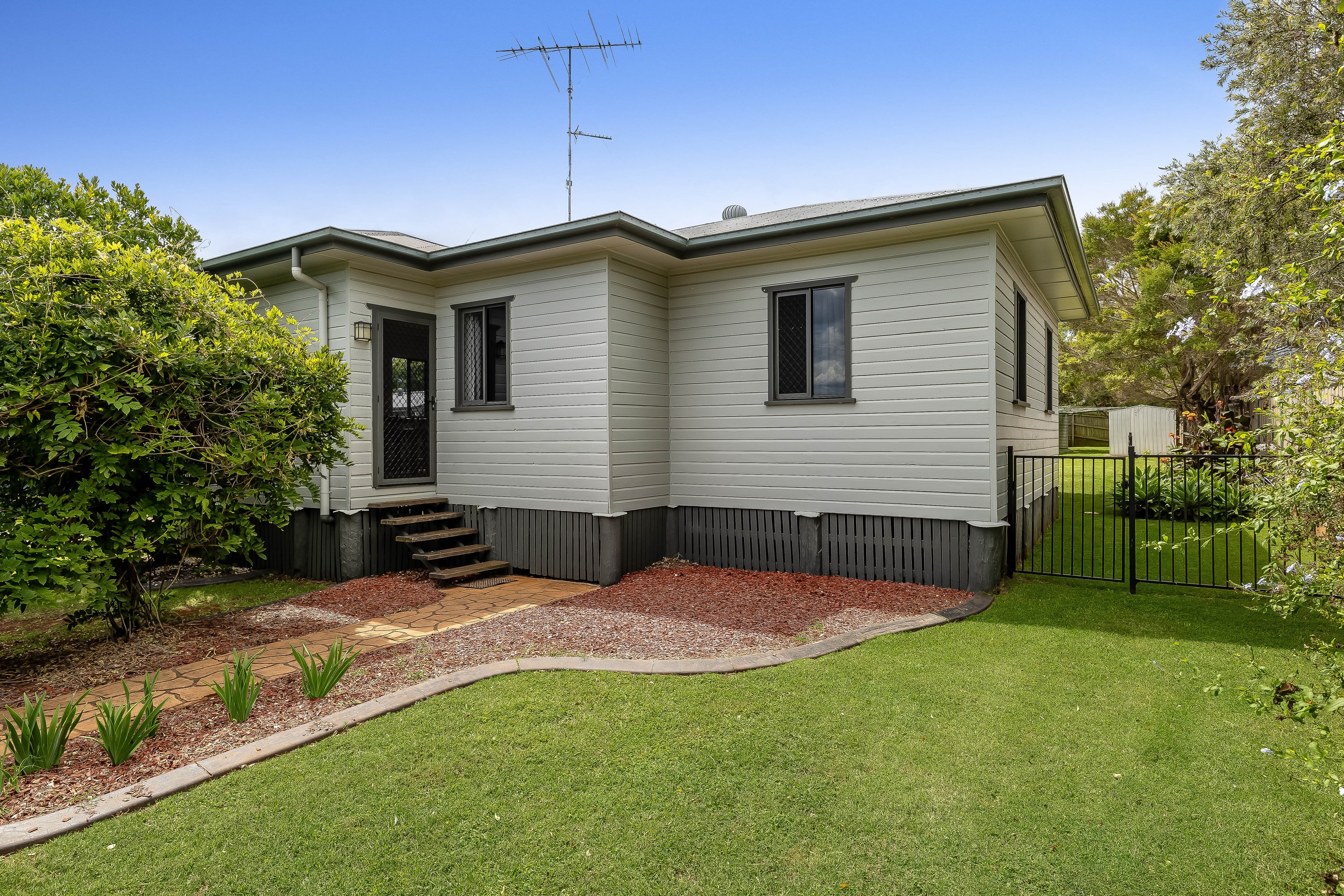 25 Phyllis Street, Harristown, QLD 4350