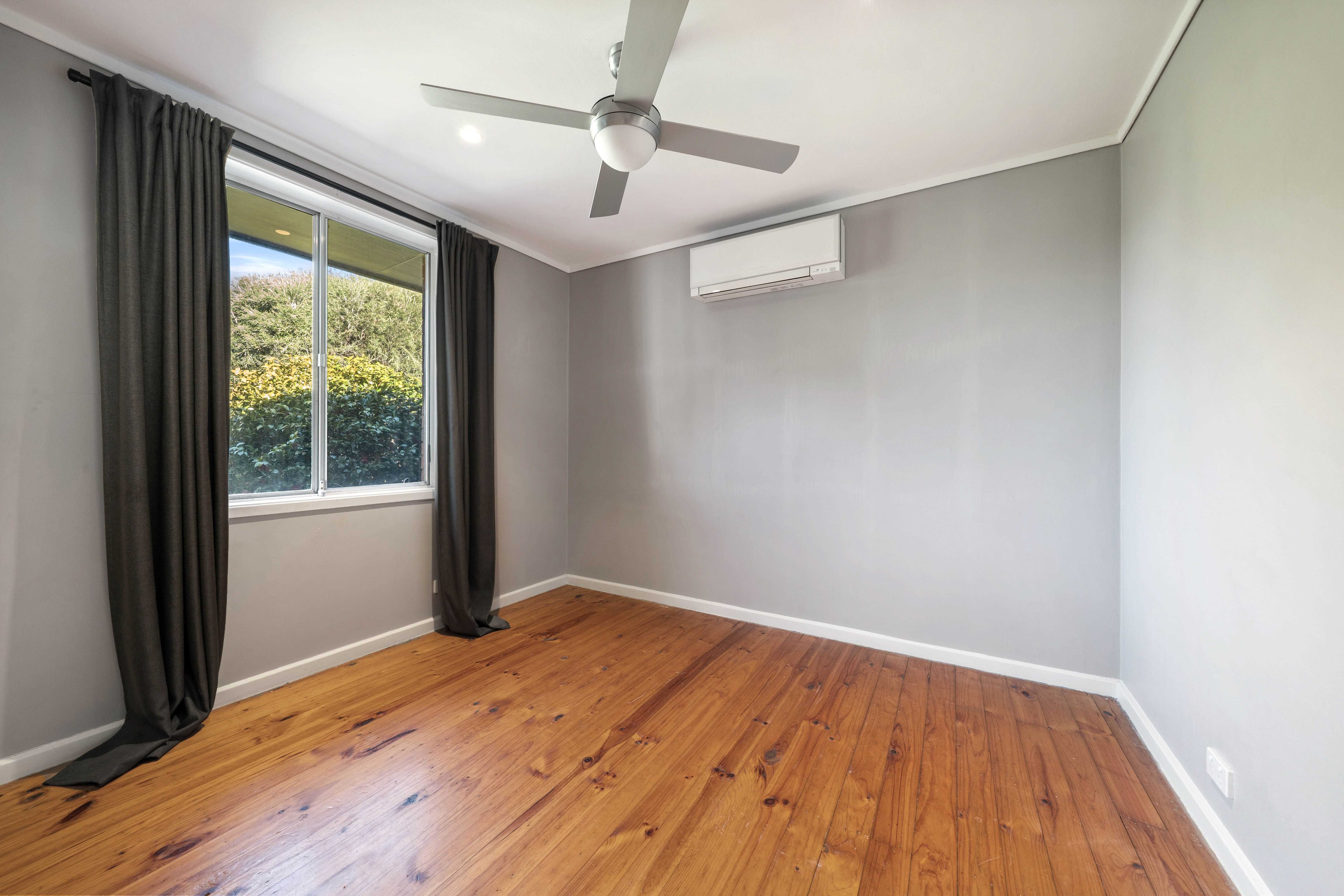 18 Stretton Crescent — photo 10 of 20