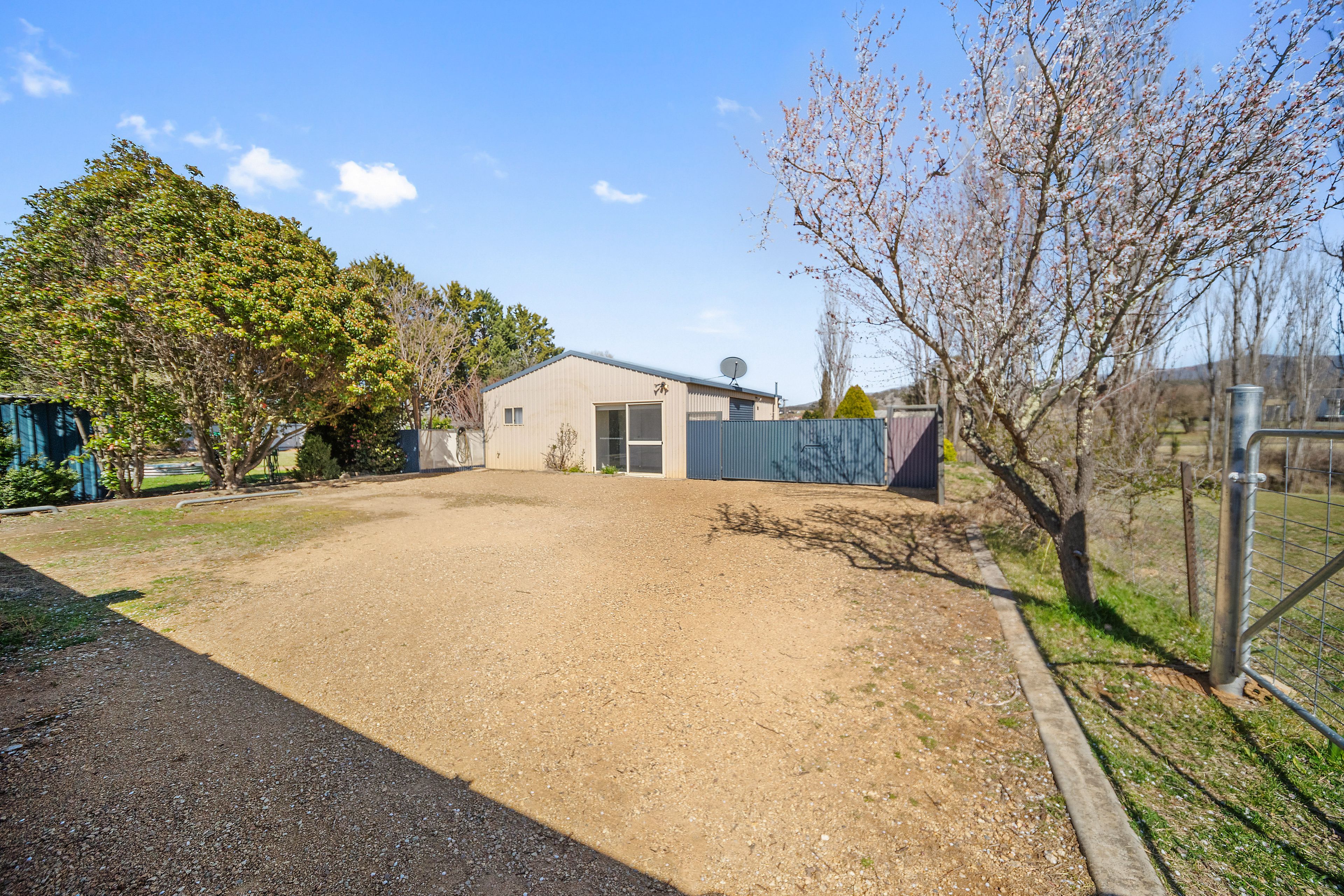 12 Swan Street — photo 13 of 14