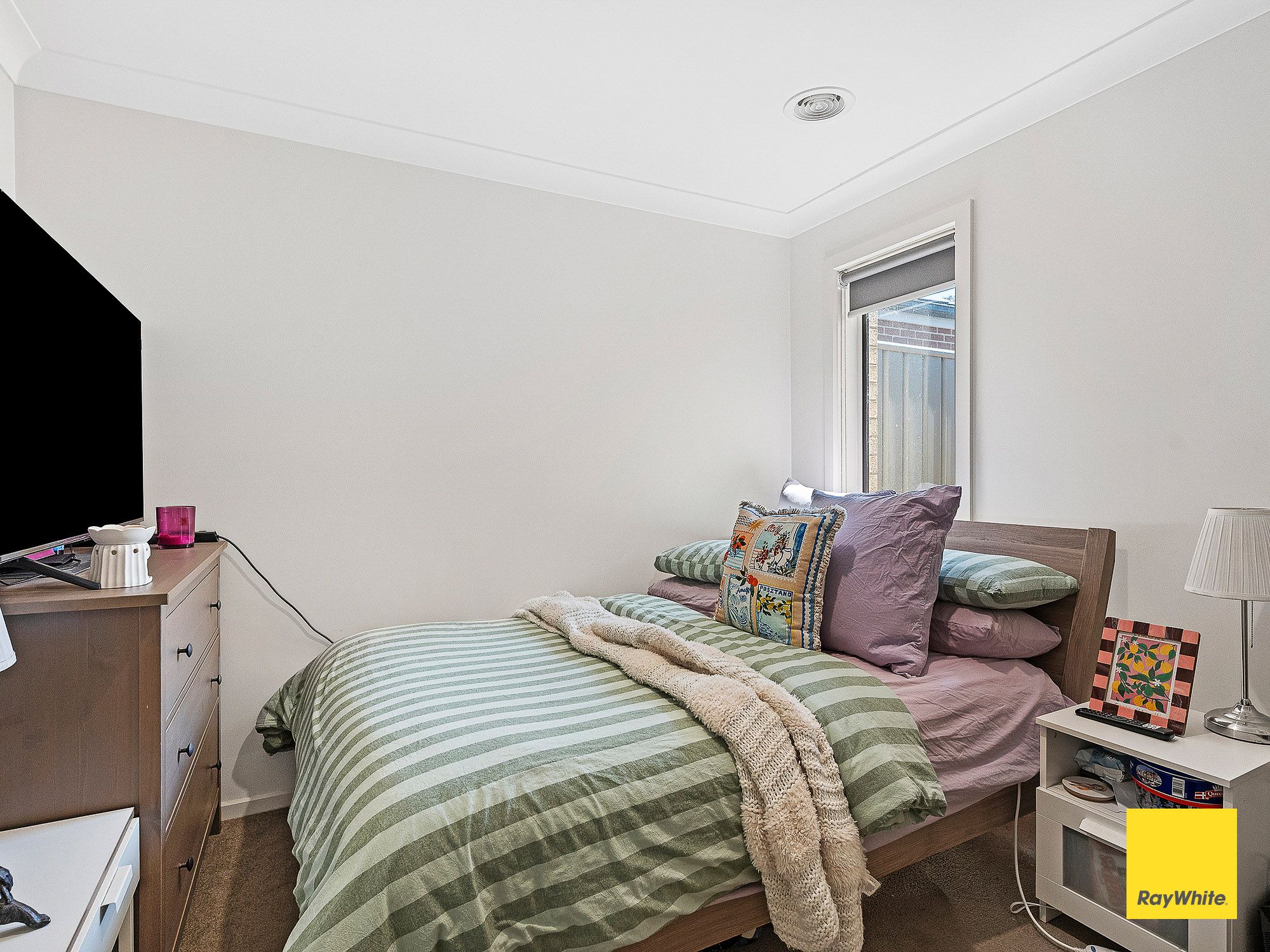 2/20A Emmett Street — photo 7 of 14