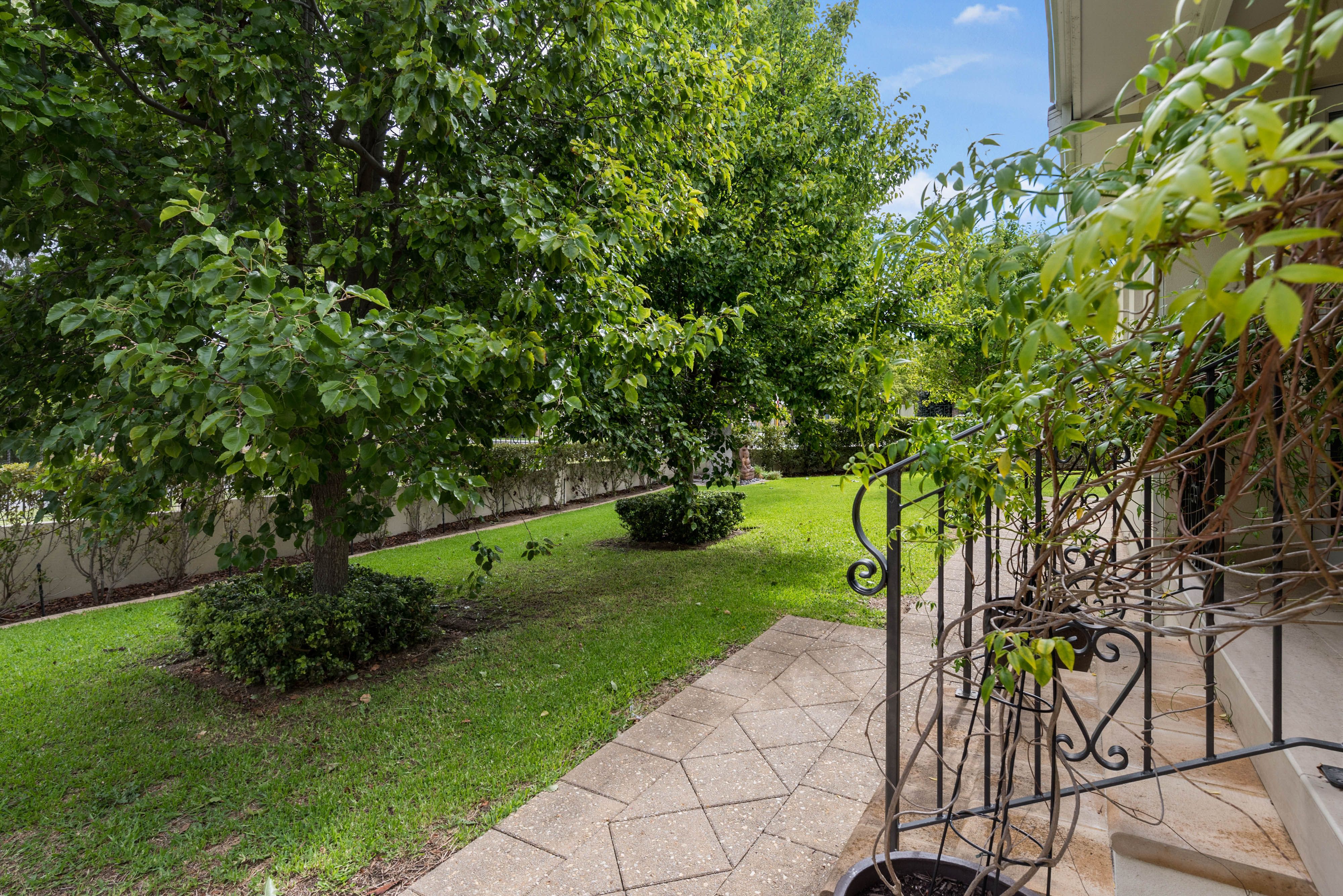 16 Browne Avenue, Dalkeith, WA 6009