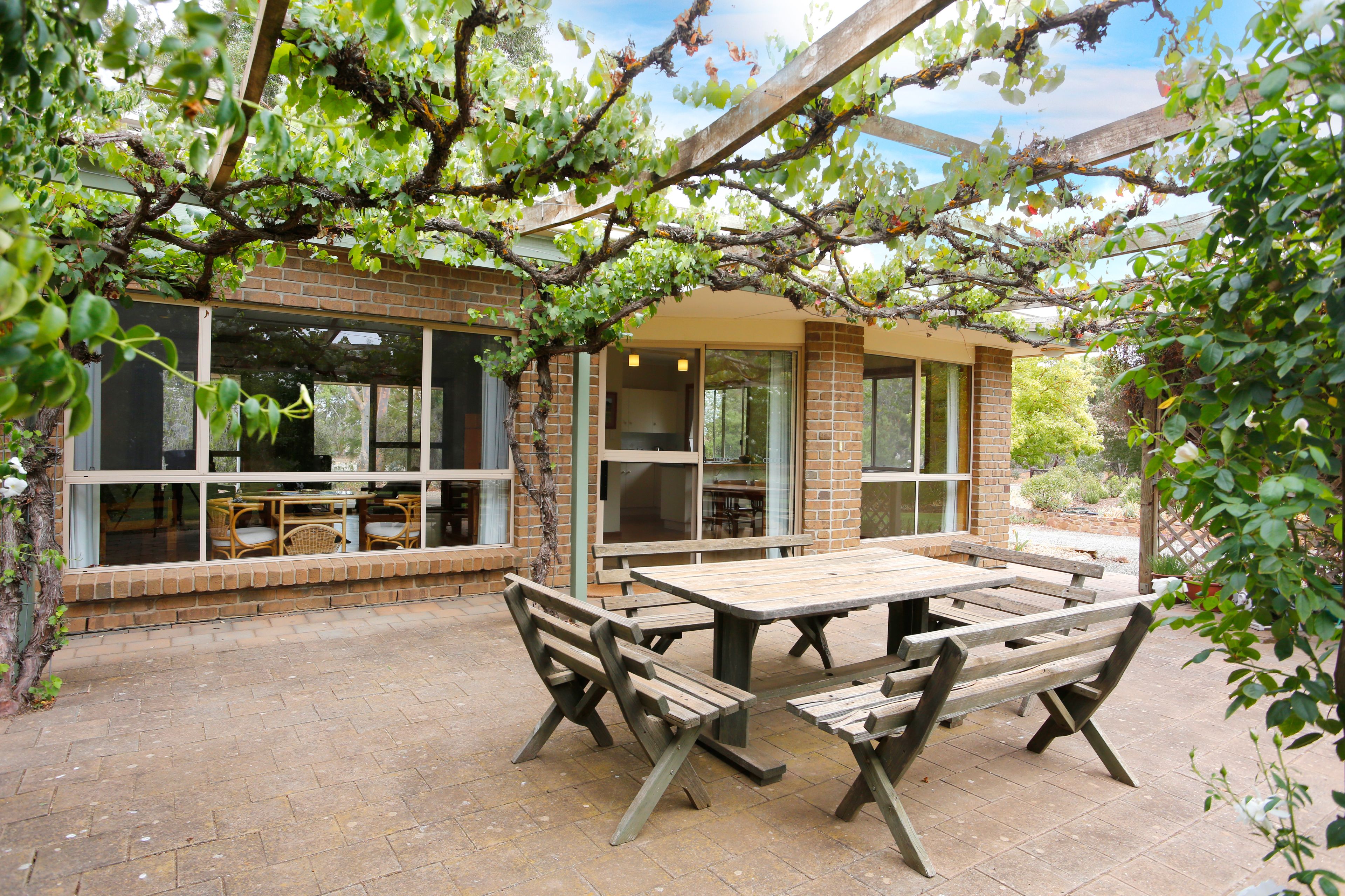 2 Burrows Lane, Riverton, SA 5412