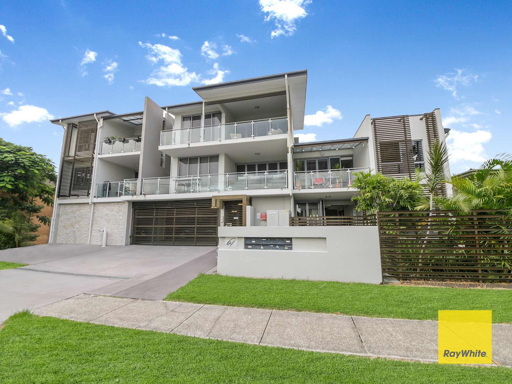 64 Barton Road, Hawthorne QLD 4171