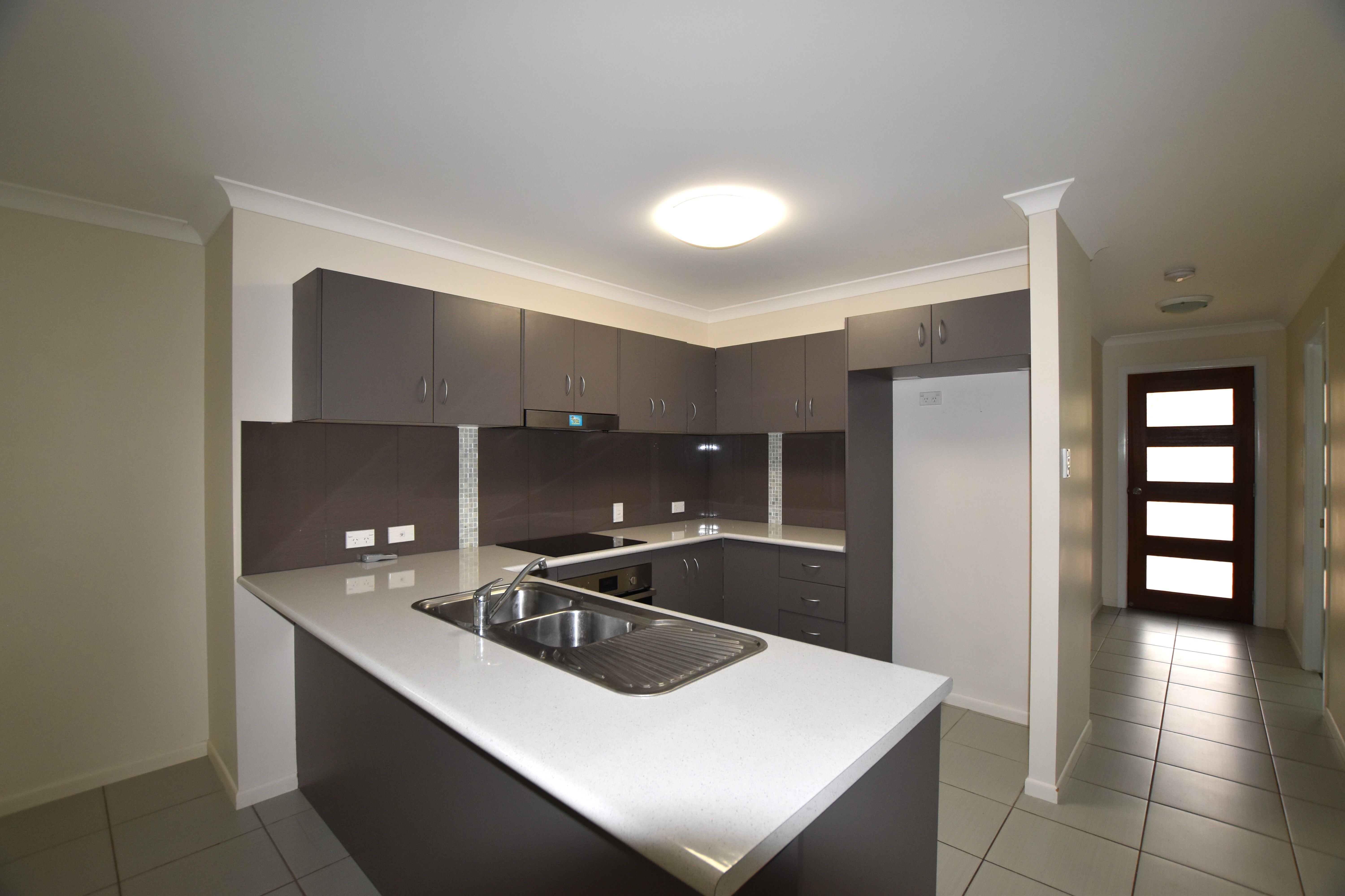 27 Skyline Drive, New Auckland, QLD 4680