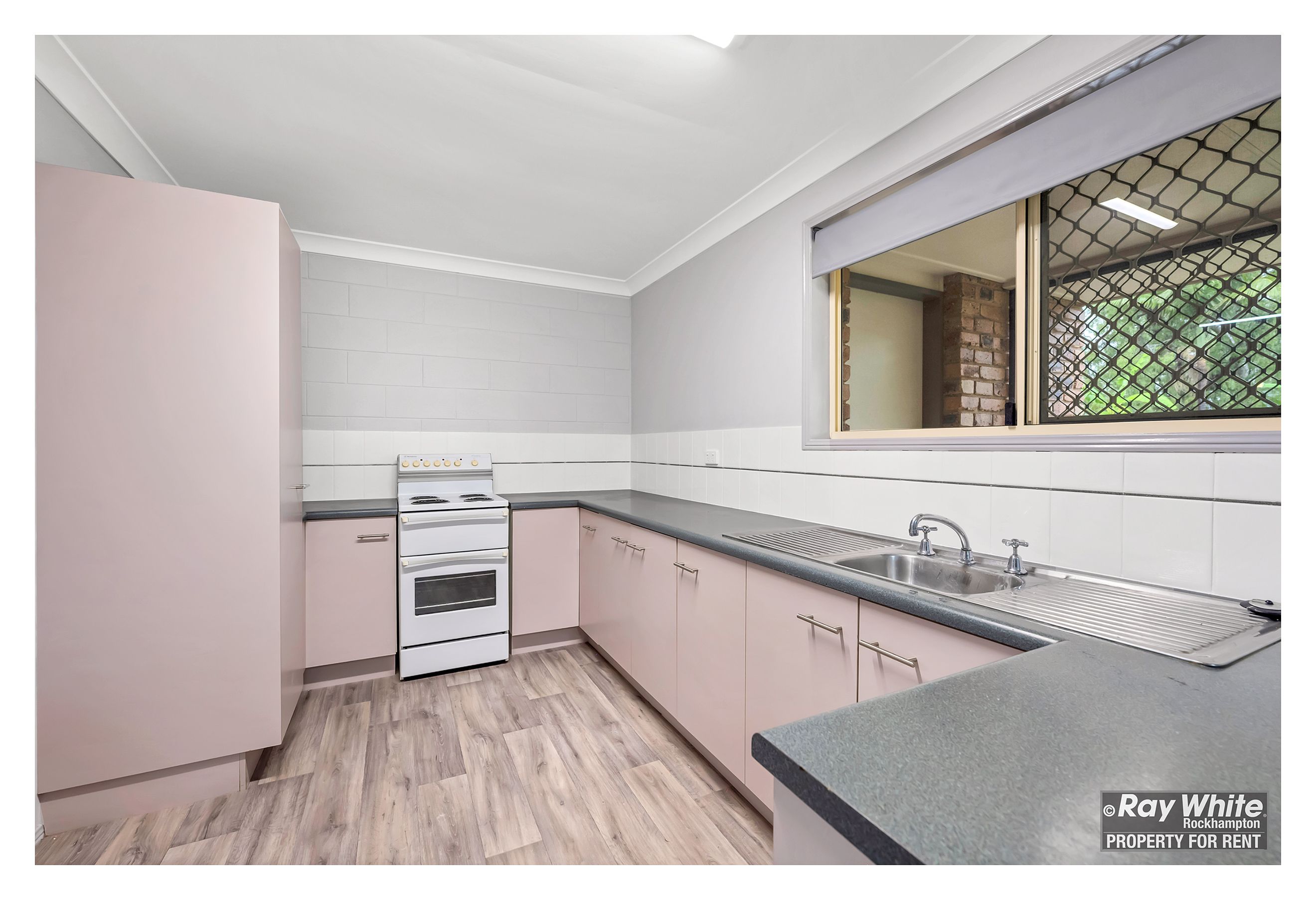 2/4 Orana Place — photo 6 of 17