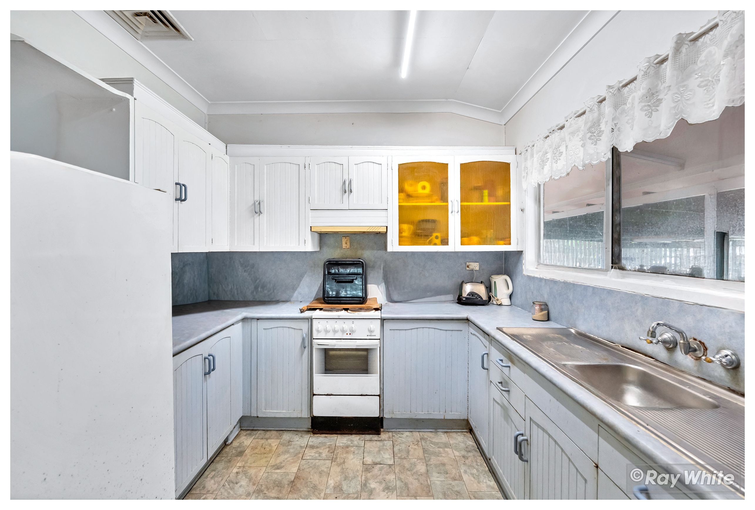 8 Madge Street, Norman Gardens, QLD 4701