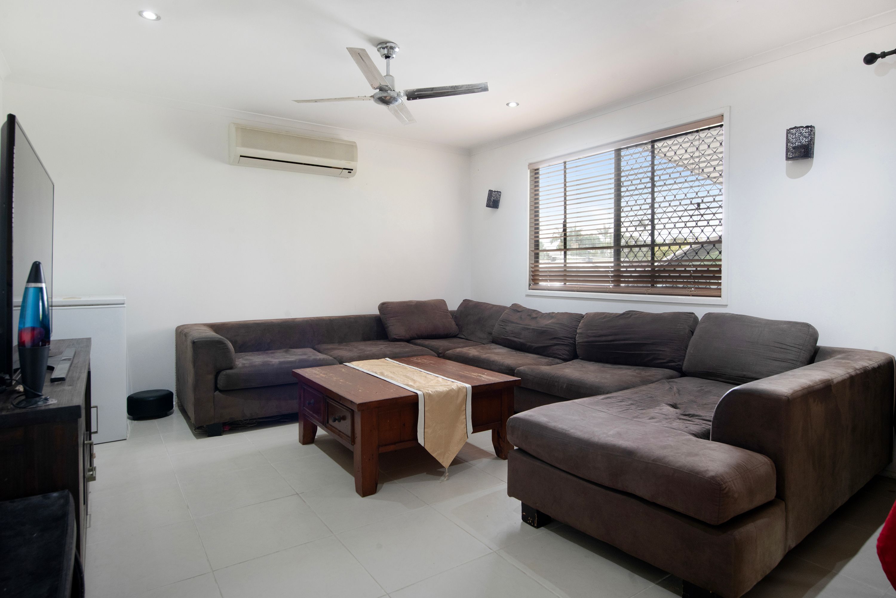 1/4 Willcox Street, Highland Park, QLD 4211