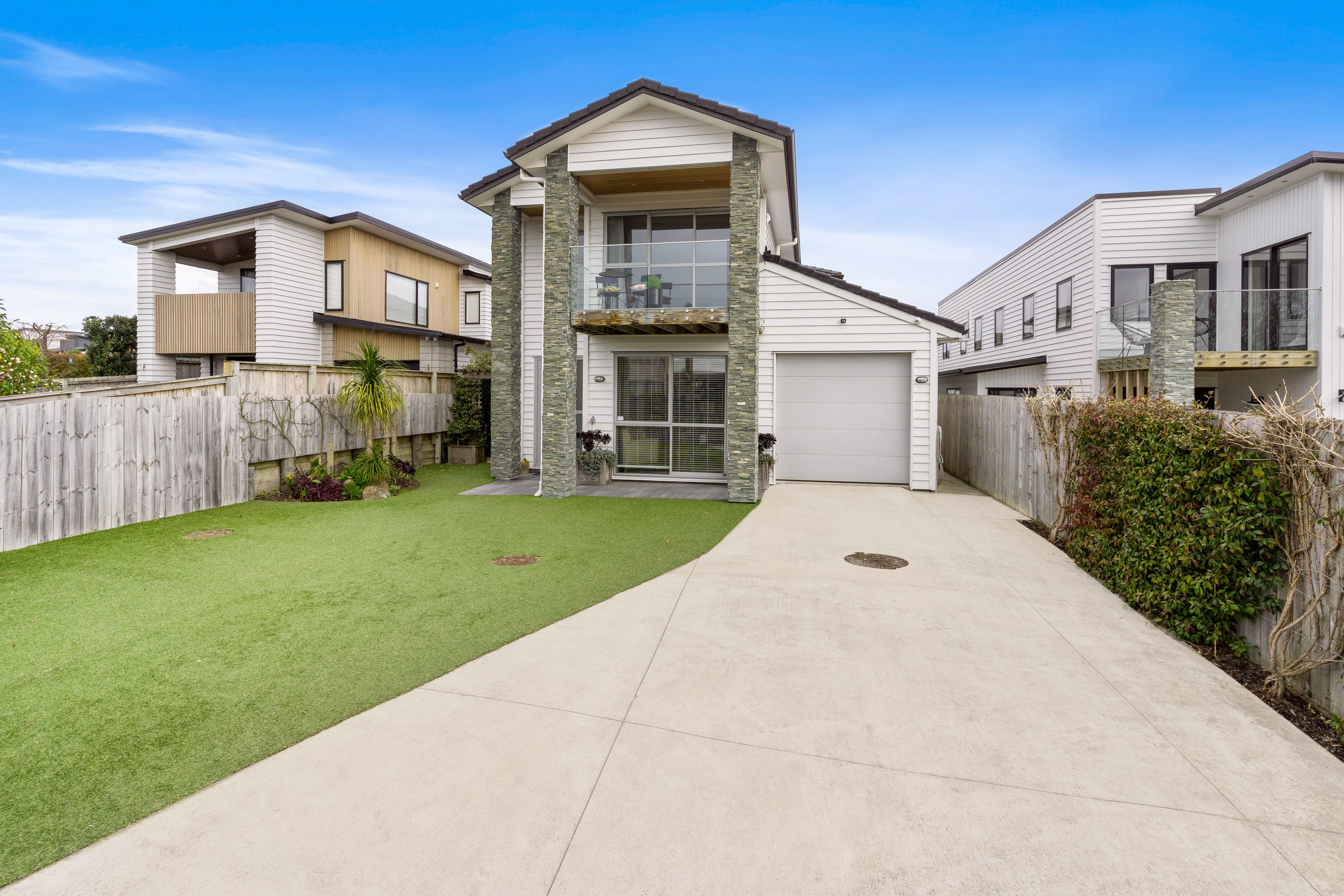 15 Atalanta Way, Beachlands, Manukau City
