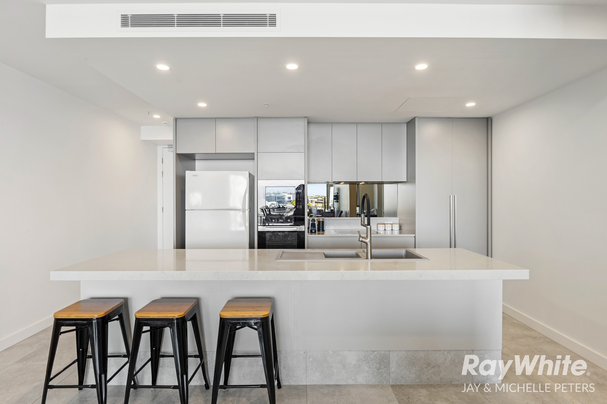 303/15 Aqua Street, Newport, QLD 4020