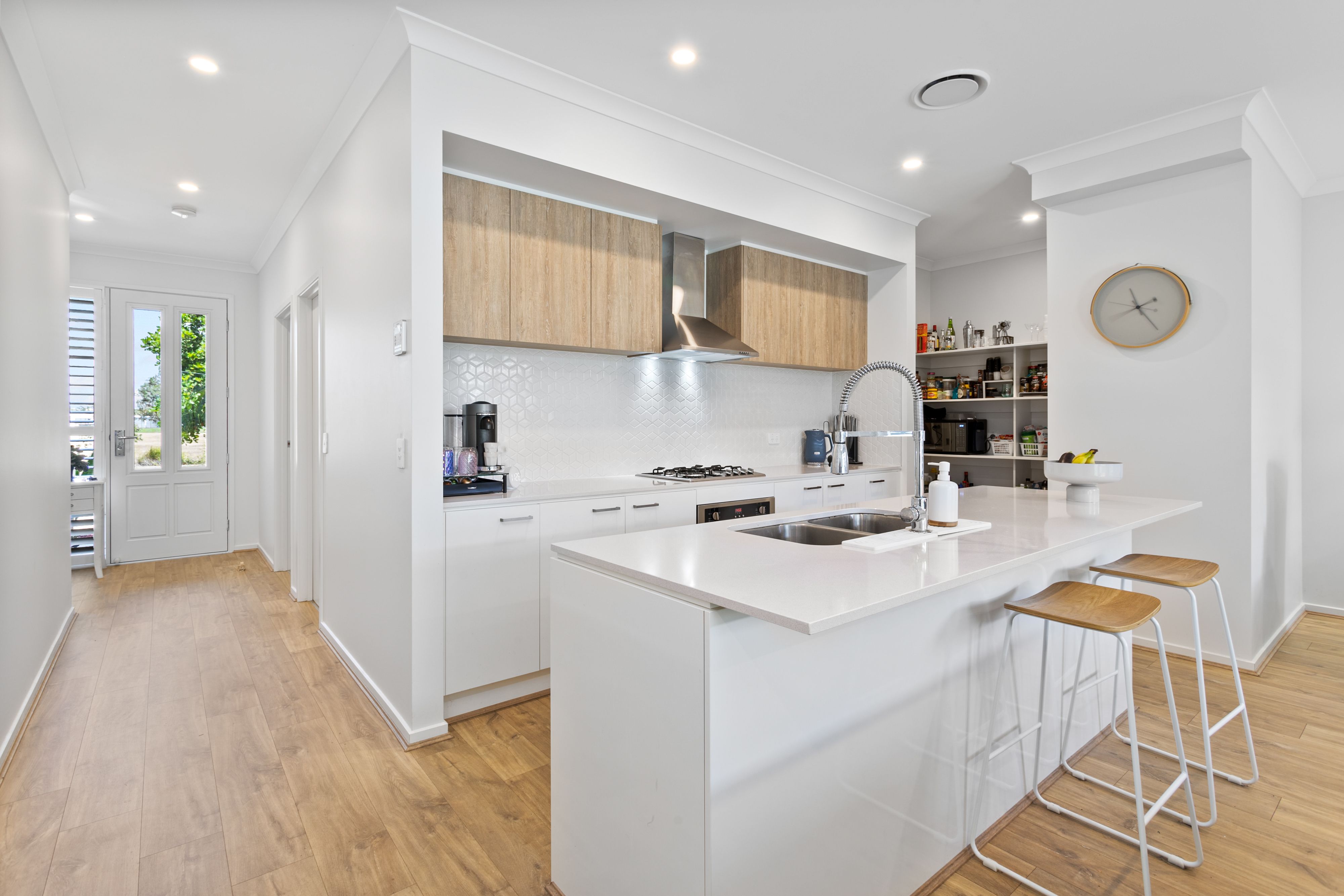 212 Lakeview Promenade, Newport, QLD 4020