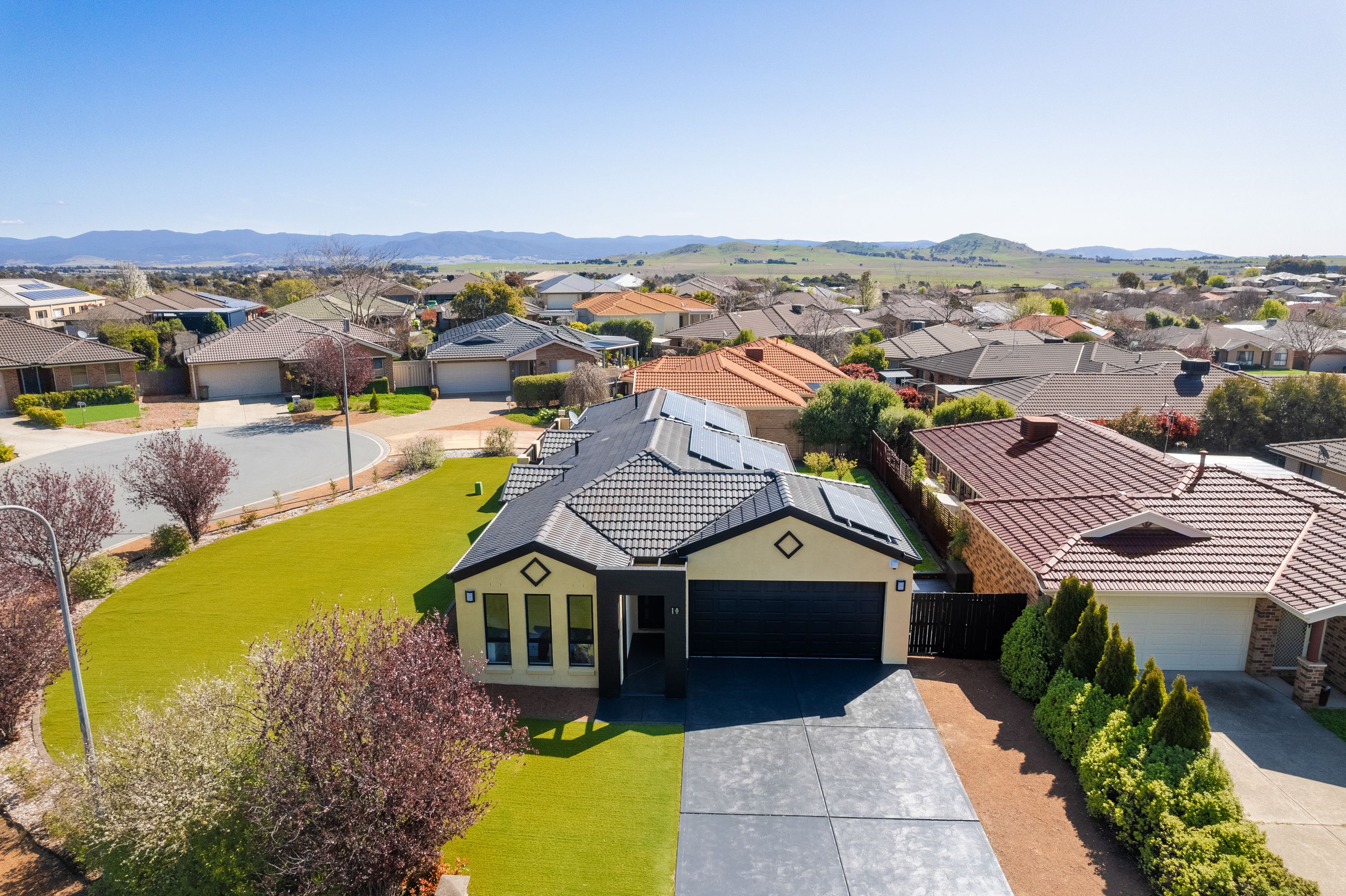 10 Splayd Close, Dunlop, ACT 2615 Sold House Ray White Canberra