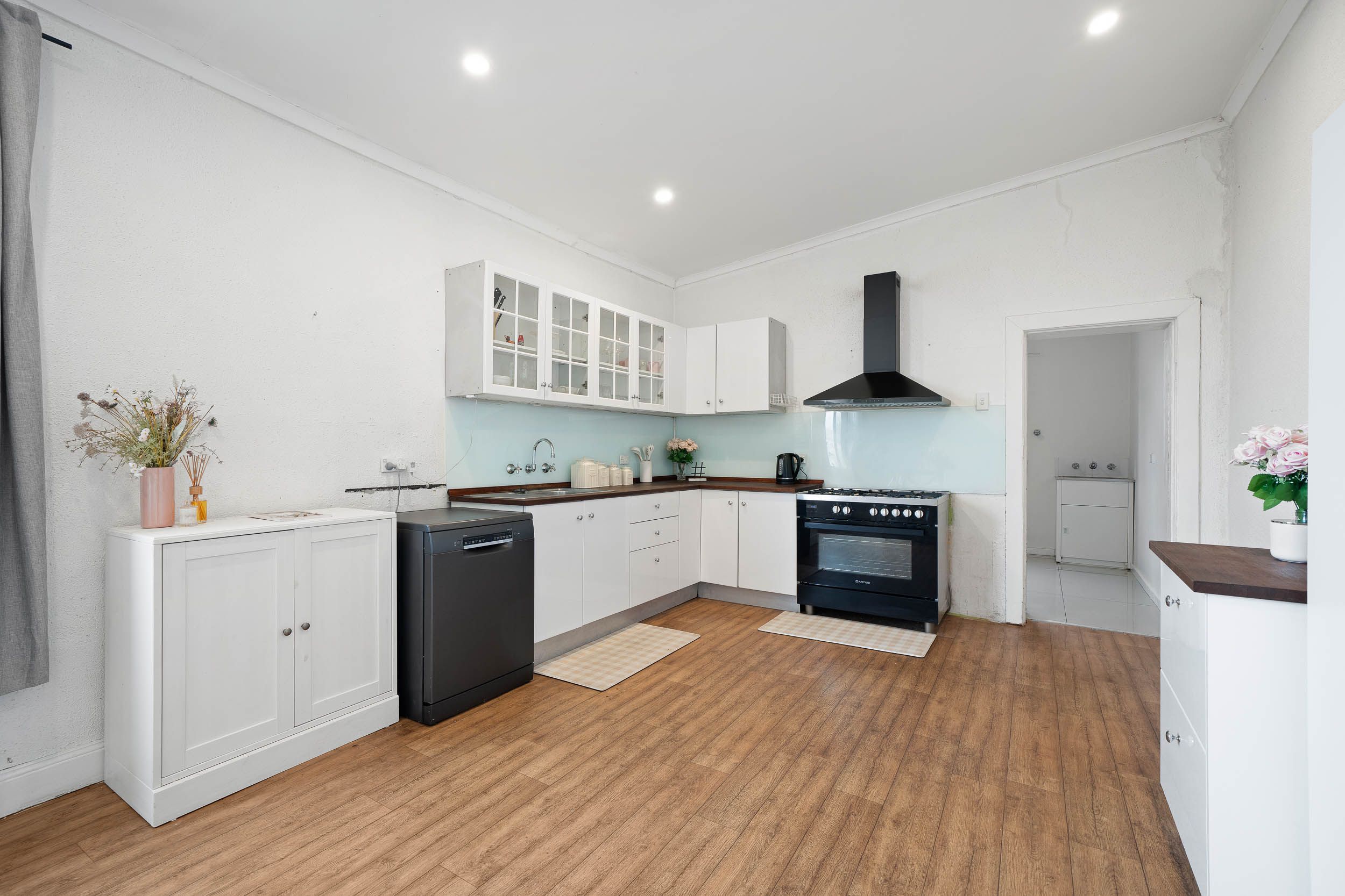 16 Lansdowne Street — photo 9 of 17