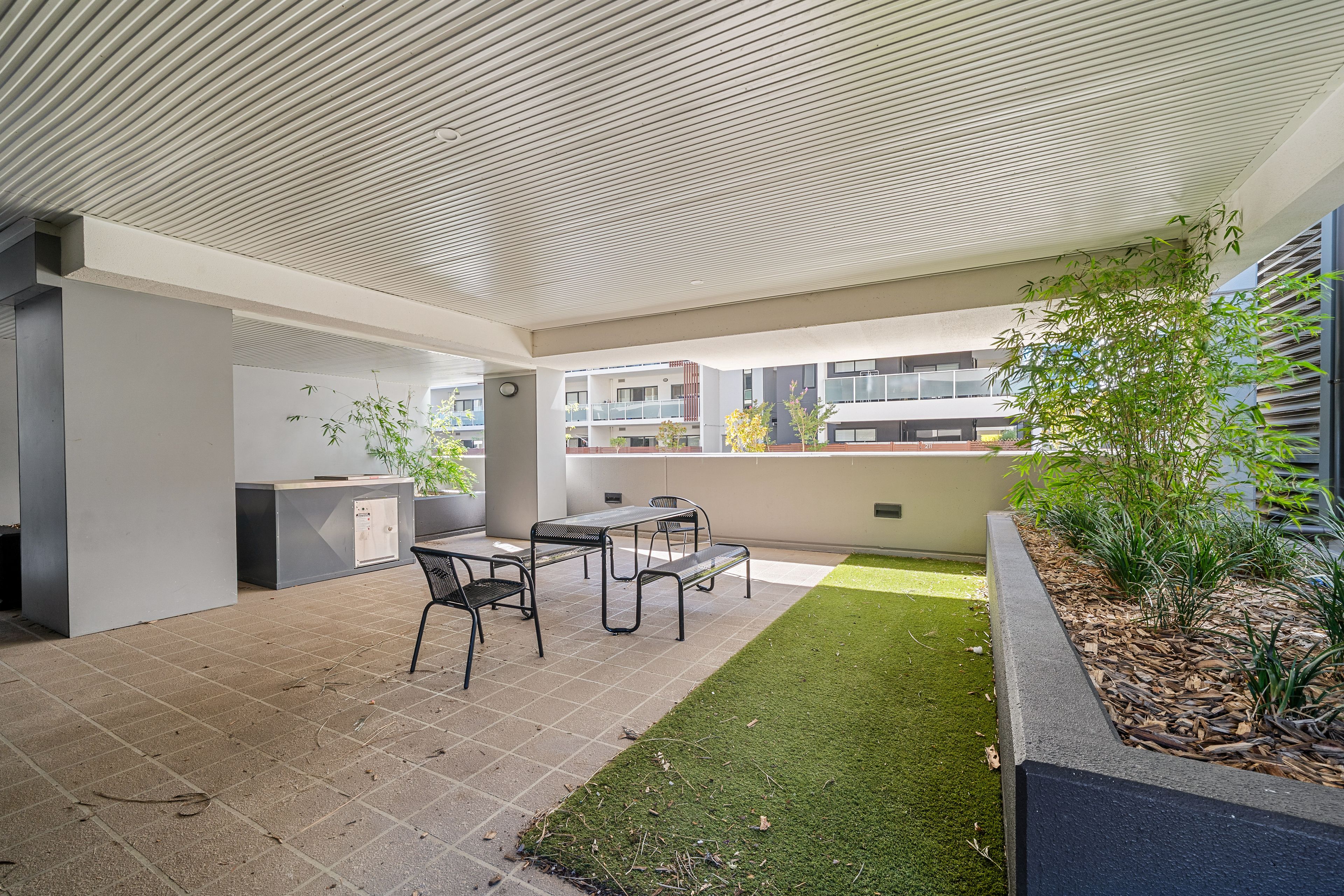 198/8 Limburg Way — photo 10 of 15