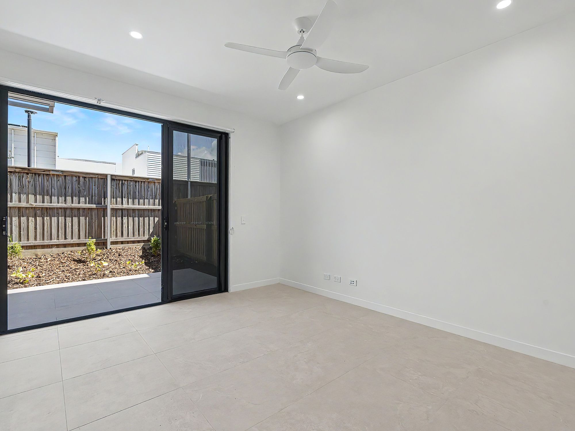 13/22 Freshwater Street — photo 4 of 12