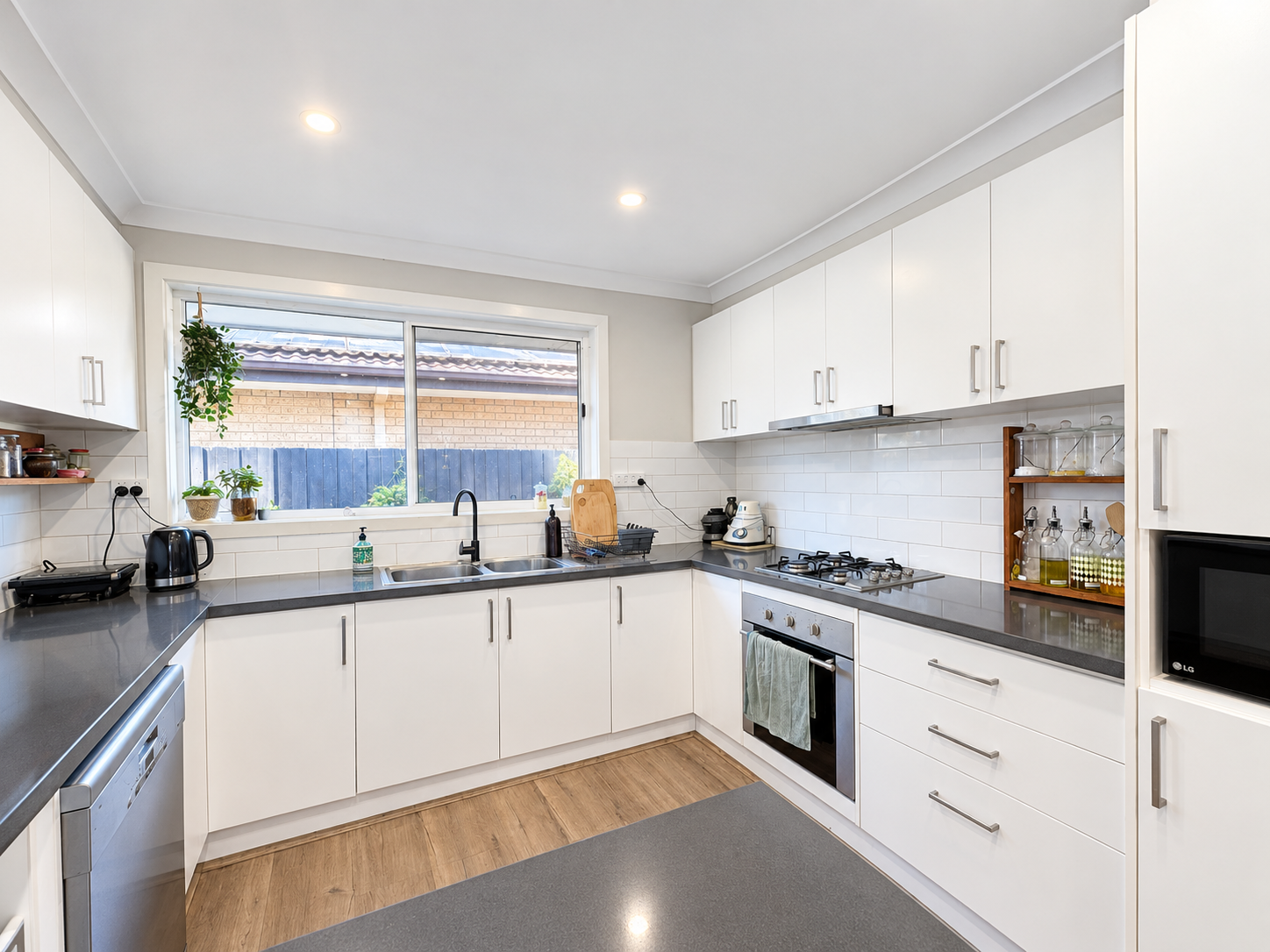 32 Coventry Crescent — photo 8 of 22