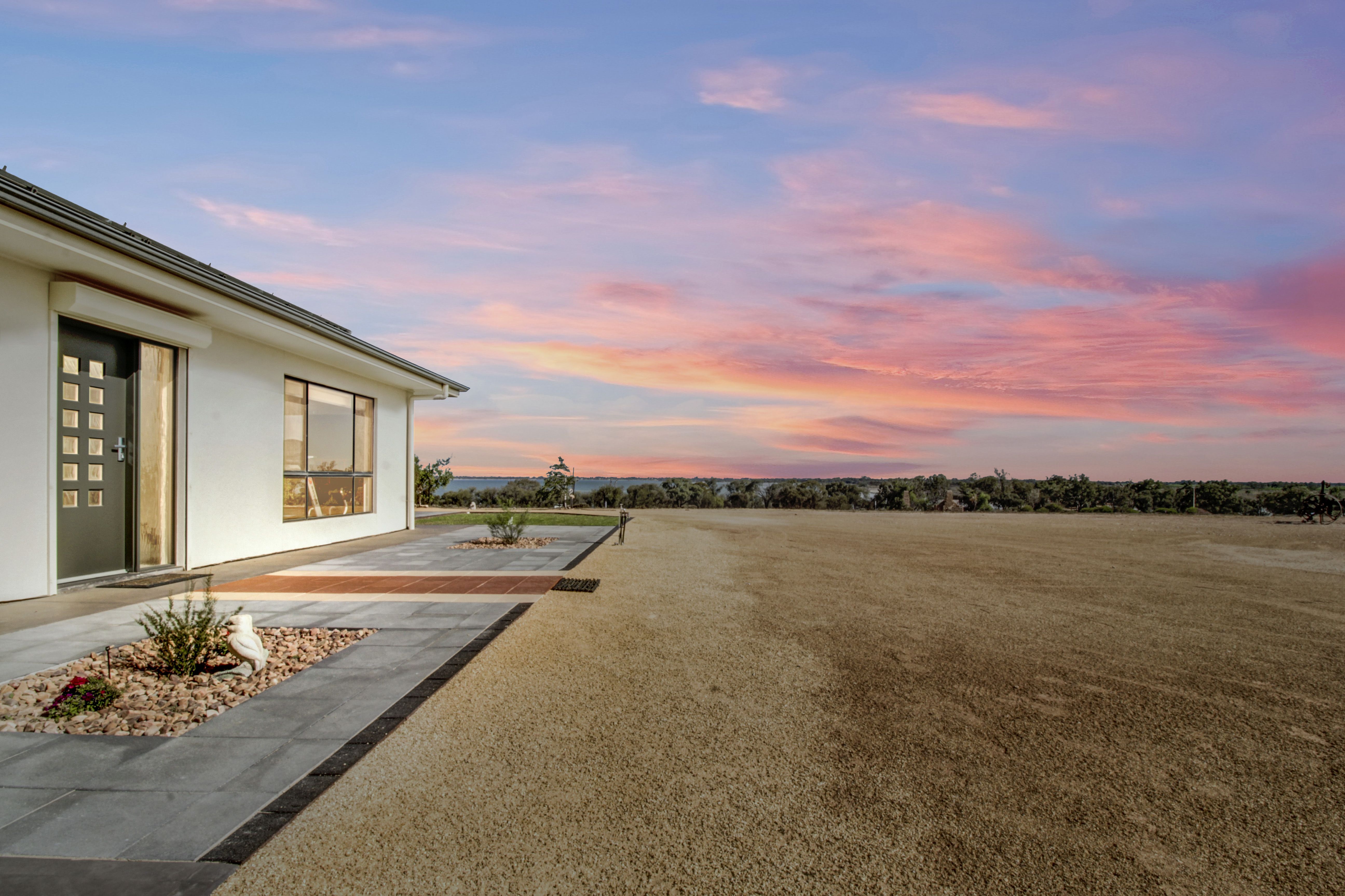 902 Queen Elizabeth Drive, Barmera, SA 5345 Sold House Ray White