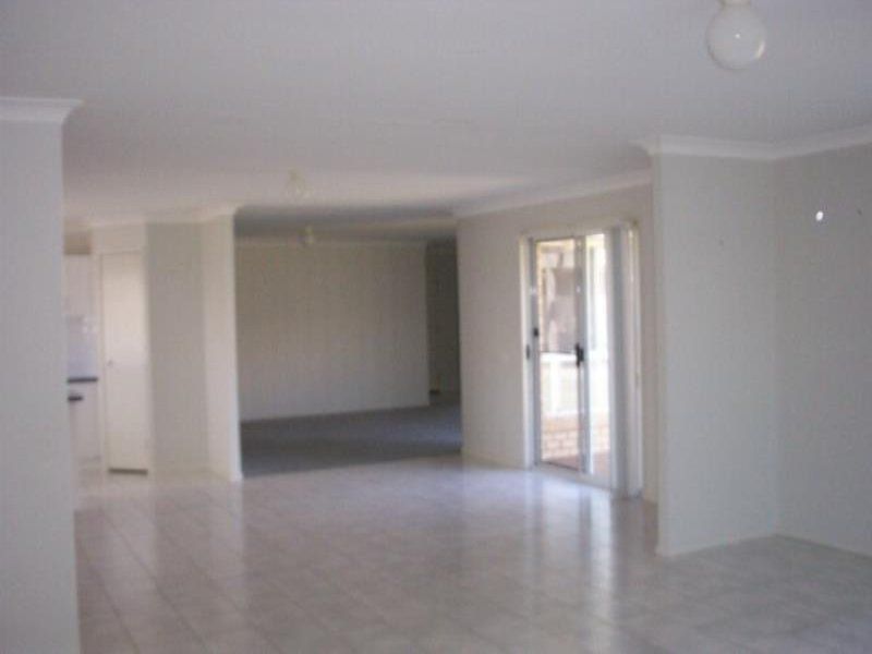 3 David Close, Scarborough, QLD 4020