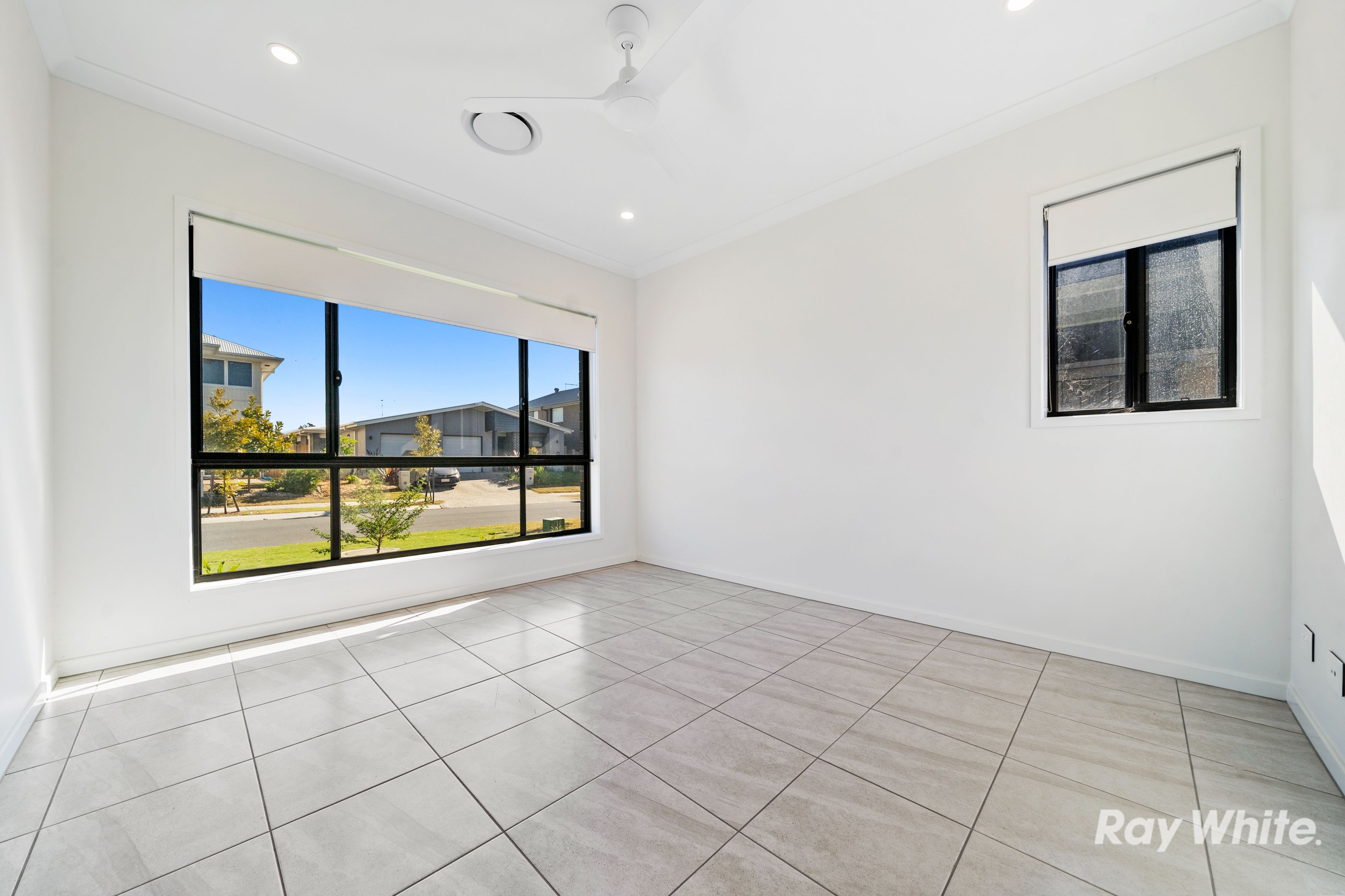 19 Brigginshaw Way, Ripley, QLD 4306