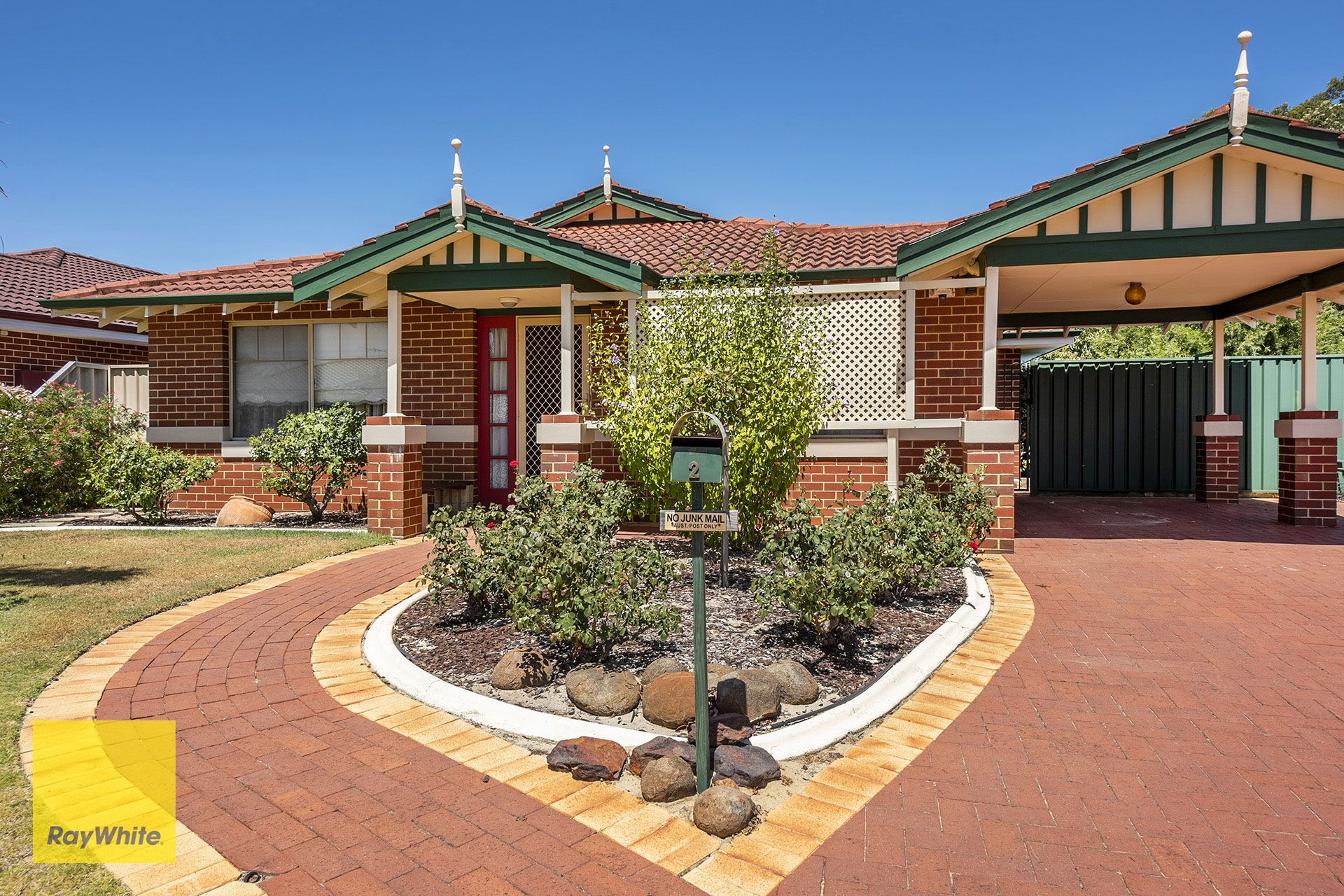 2 Tourmaline Gardens, Forrestfield WA 6058