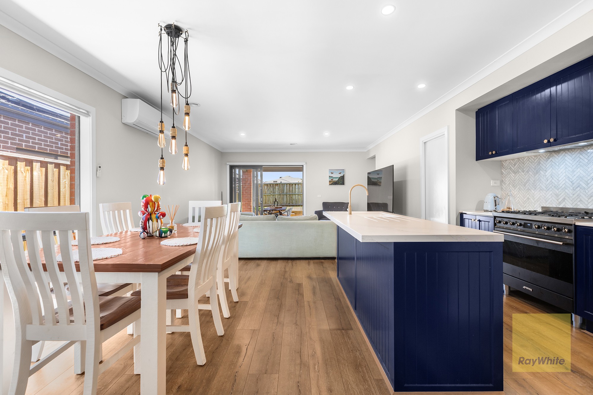 22 Lorikeet Circuit, Rockbank, VIC 3335