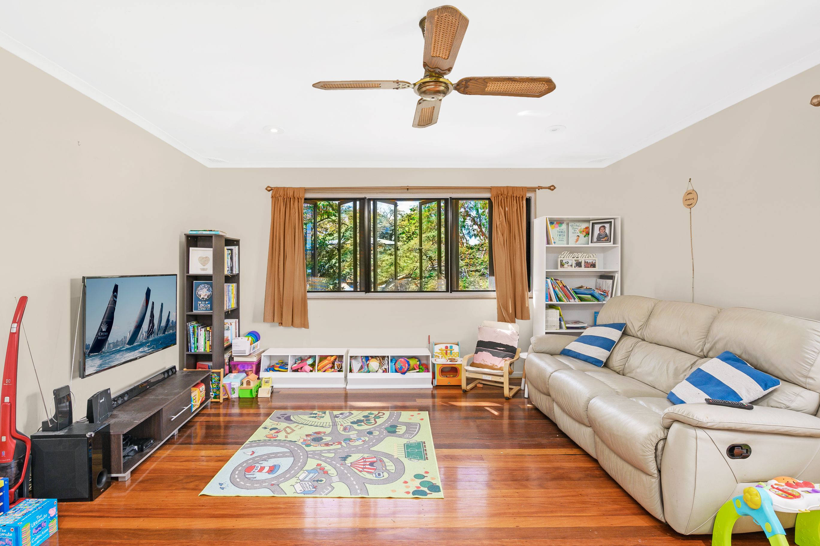 8 Burbank Street, Stafford Heights, QLD 4053