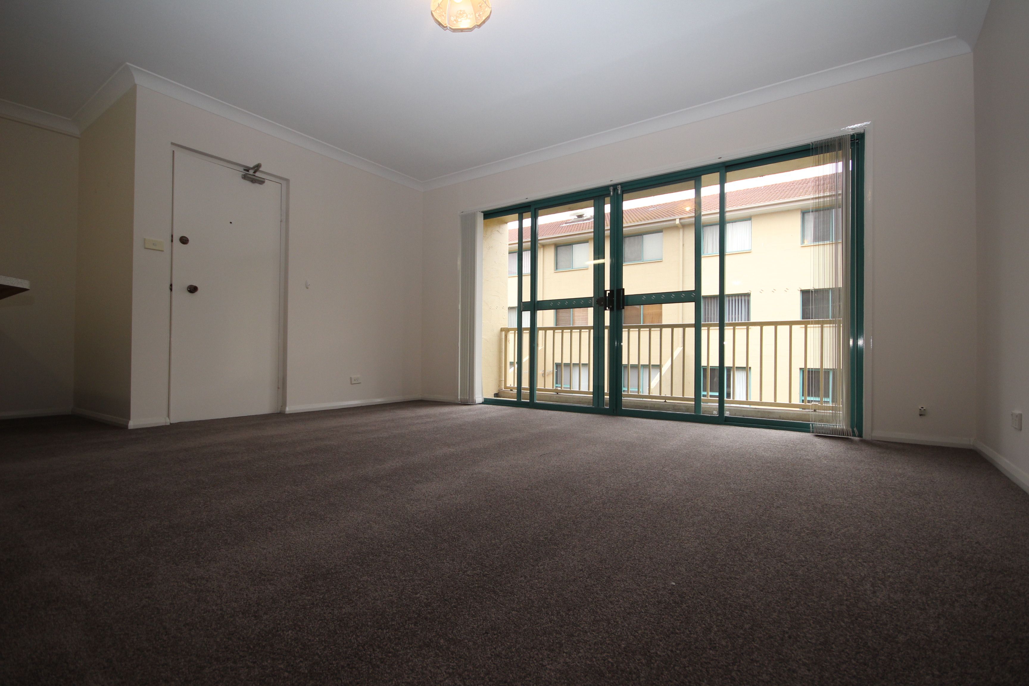 58/53 McMillan Crescent — photo 4 of 19