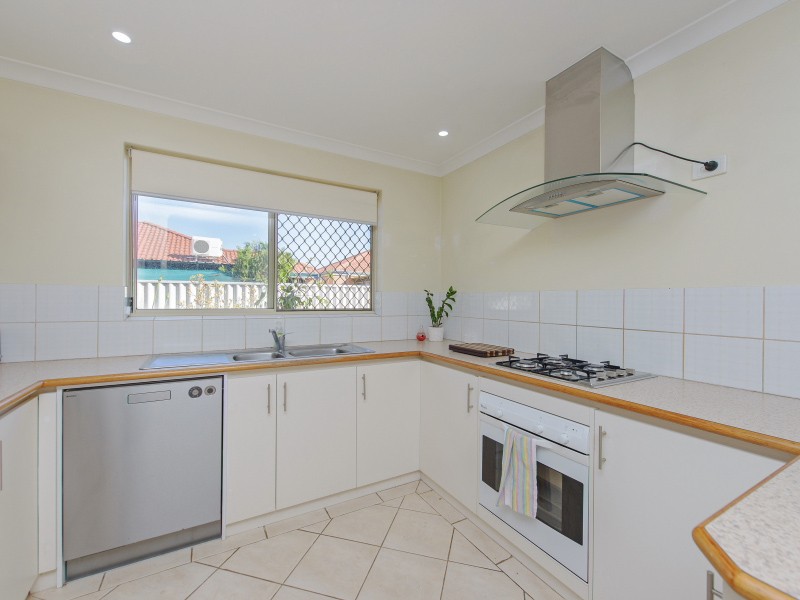 1/150 Leake Street, Belmont, WA 6104